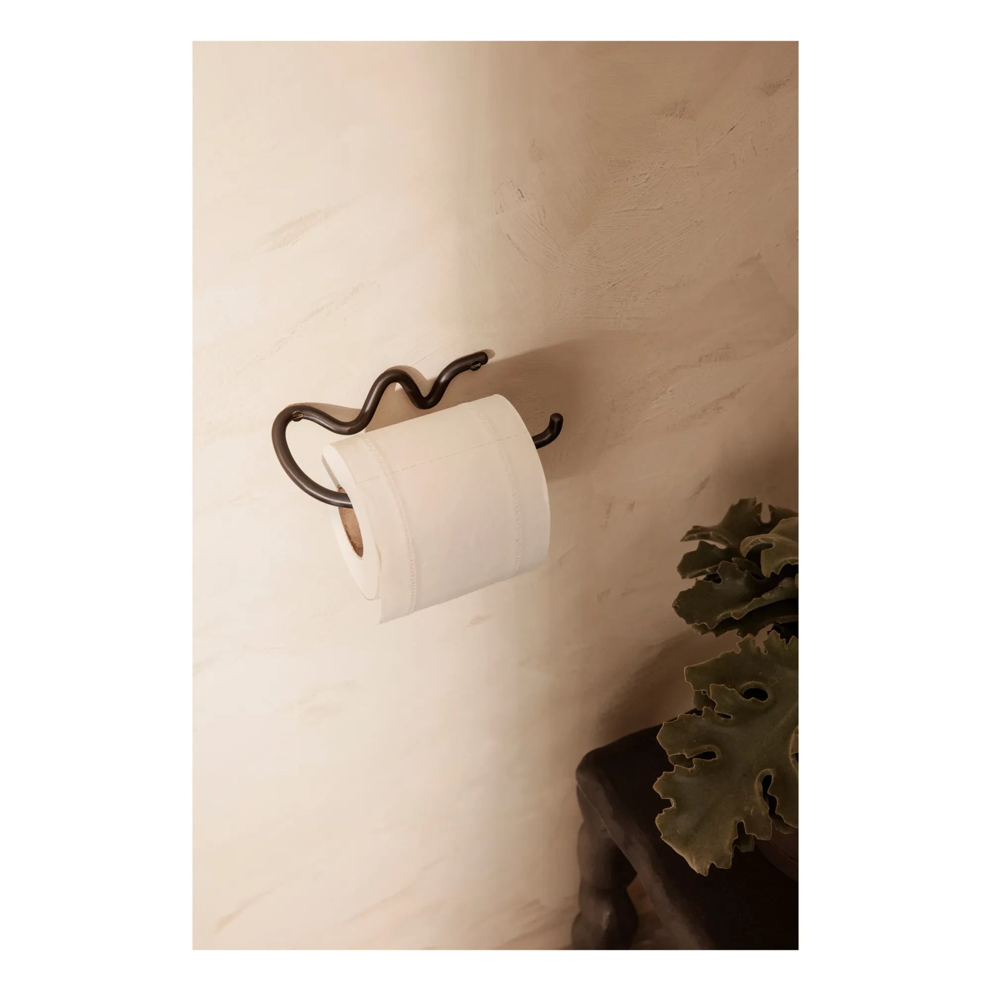 Ferm Living - Curvature Toilet Roll Holder | Black