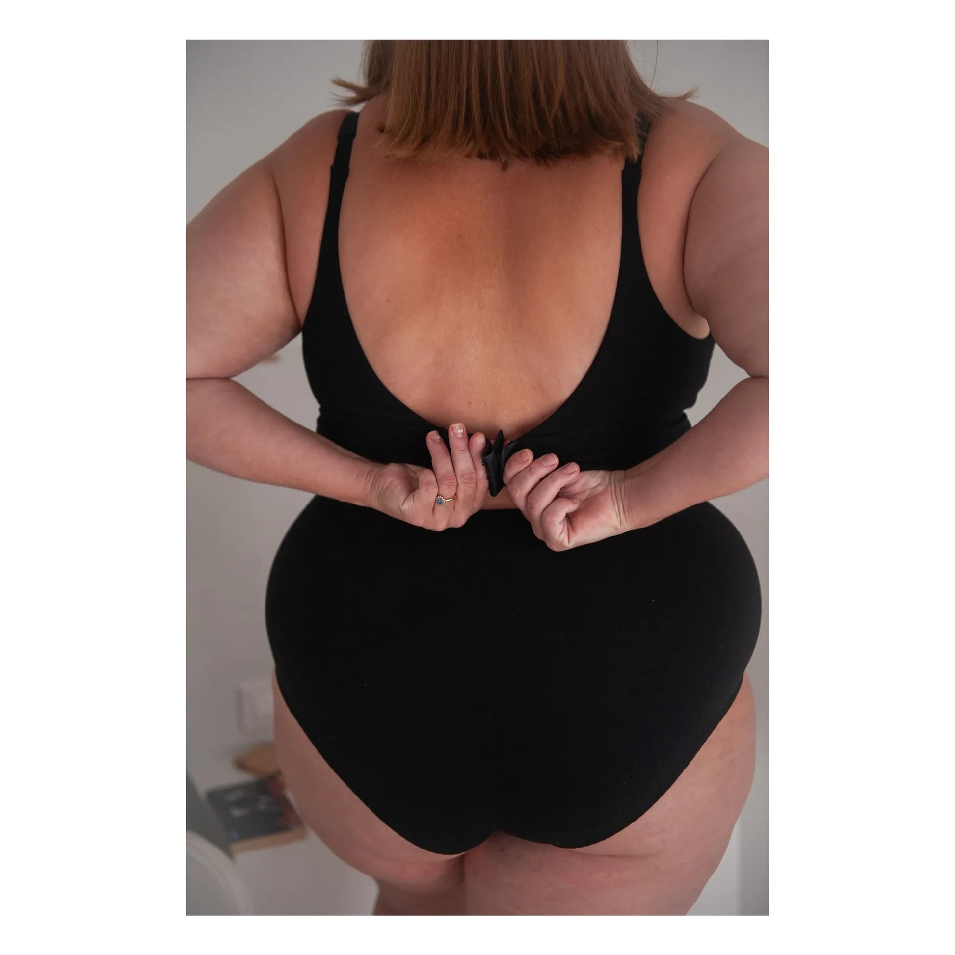 Mama Hangs - Mama Glow nursing bra | Black