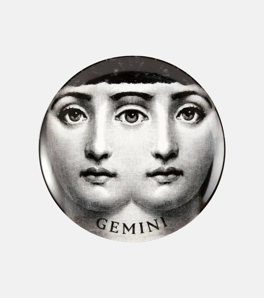 Fornasetti - صحن حائط بتصميم وجهي الجوزاء (Tema E Variazioni N.350)