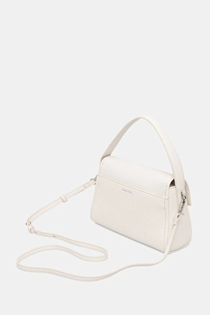 Calvin Klein kadın suni deri çapraz çanta