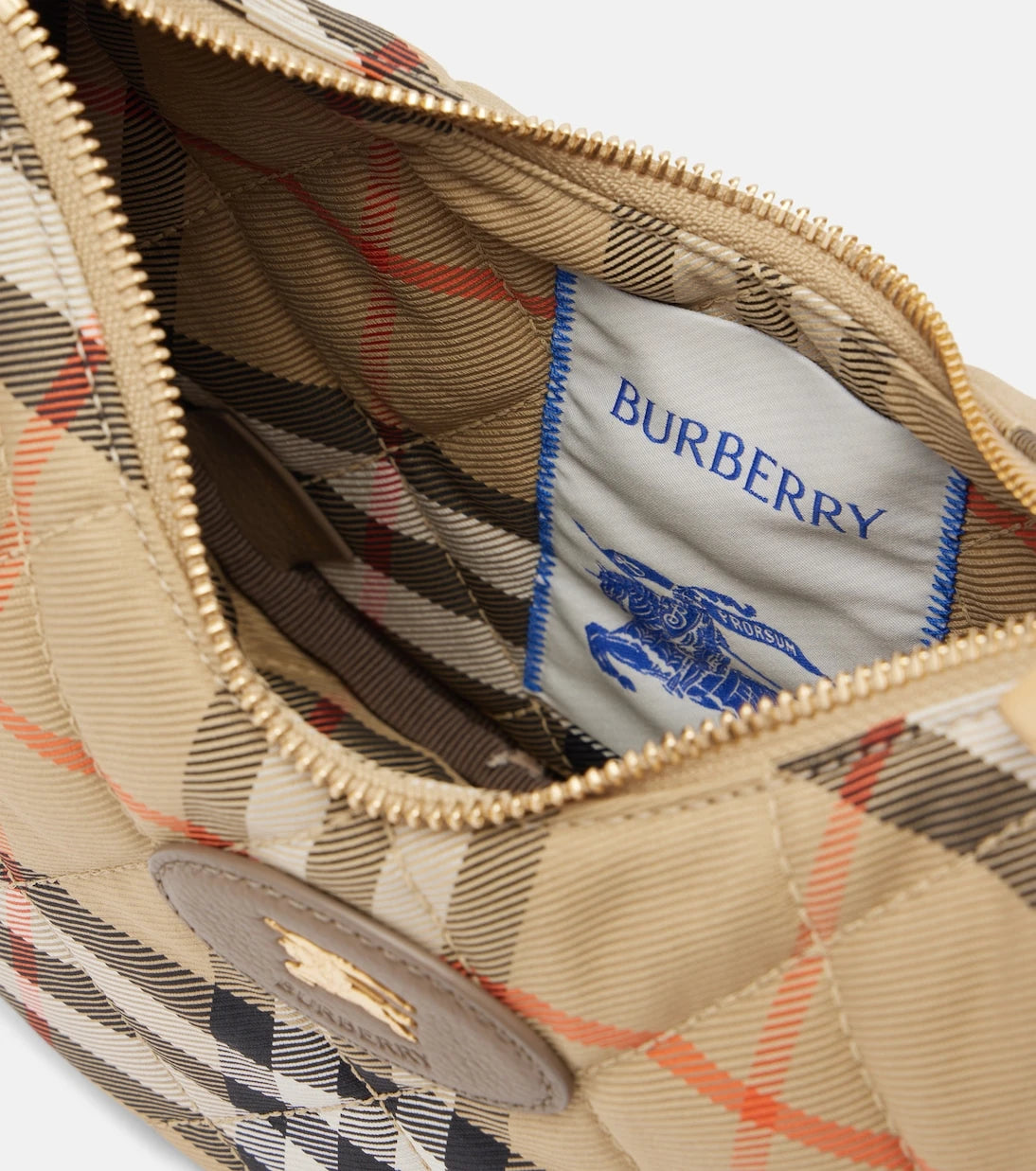 Burberry - حقيبة كروس بودي بحزام بشكل حدوة الحصان ونقشة مربعات صغيرة