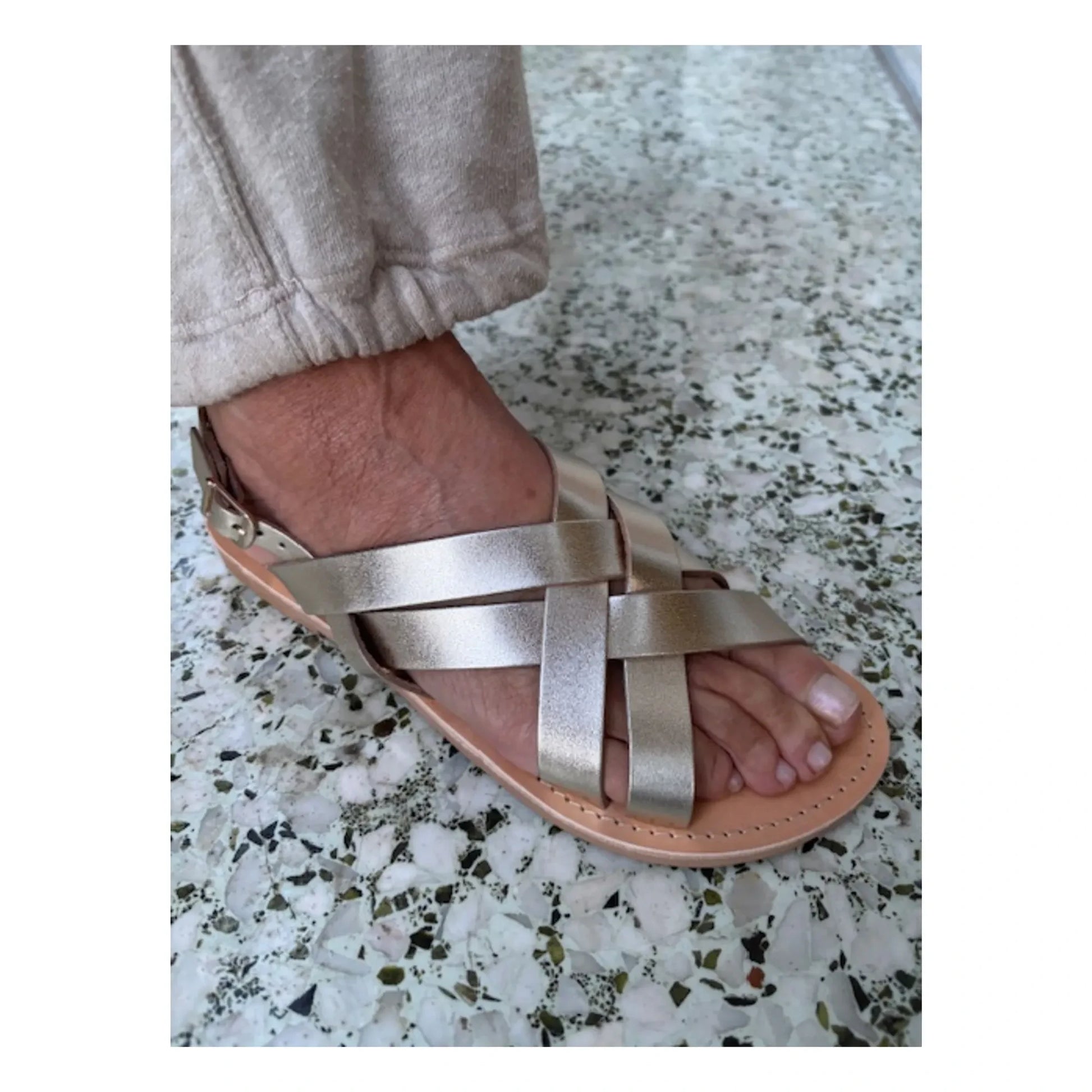 Théluto - Rome Metallic Sandals | Gold