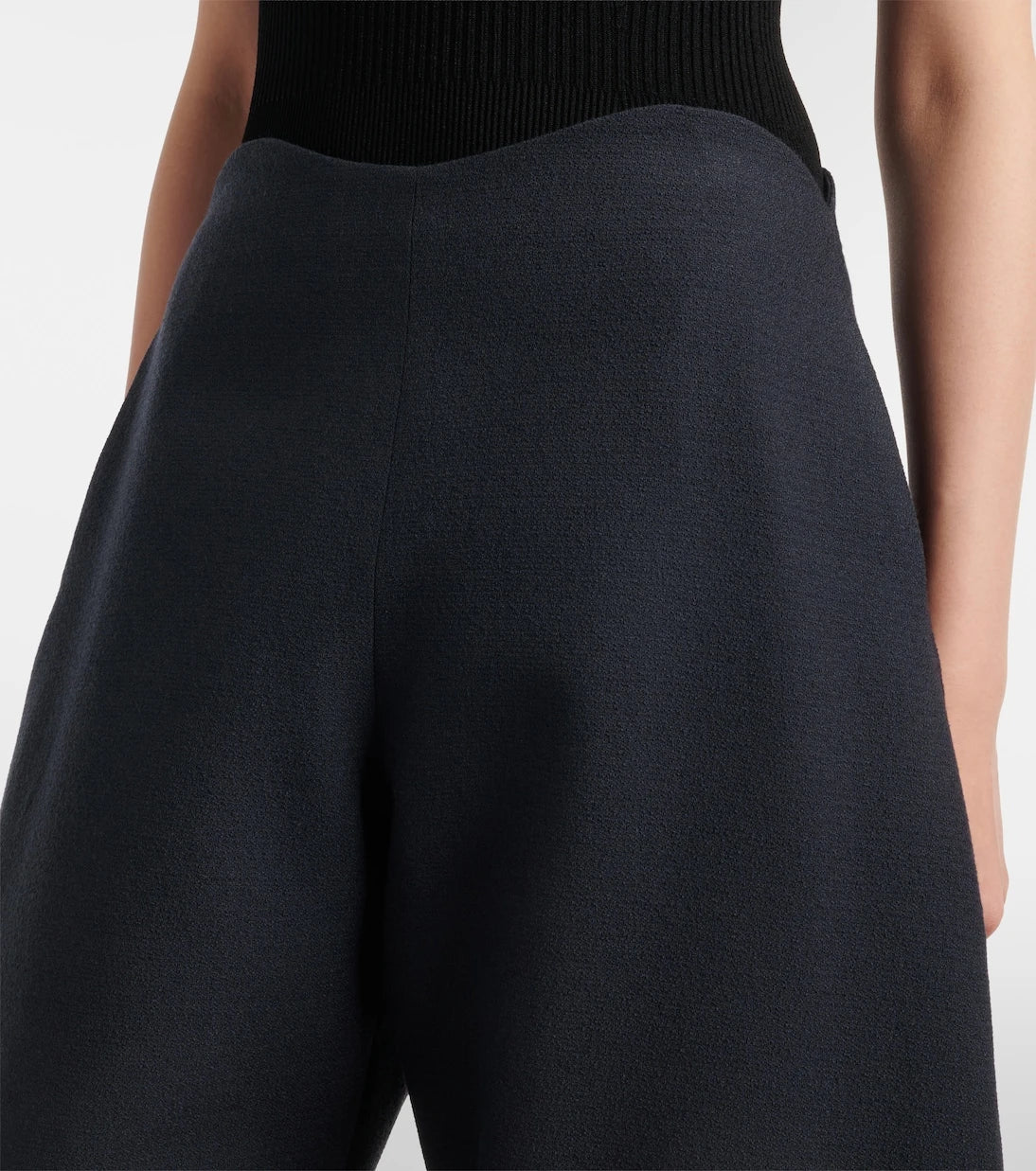 Alaïa - Round wool crepe barrel-leg pants