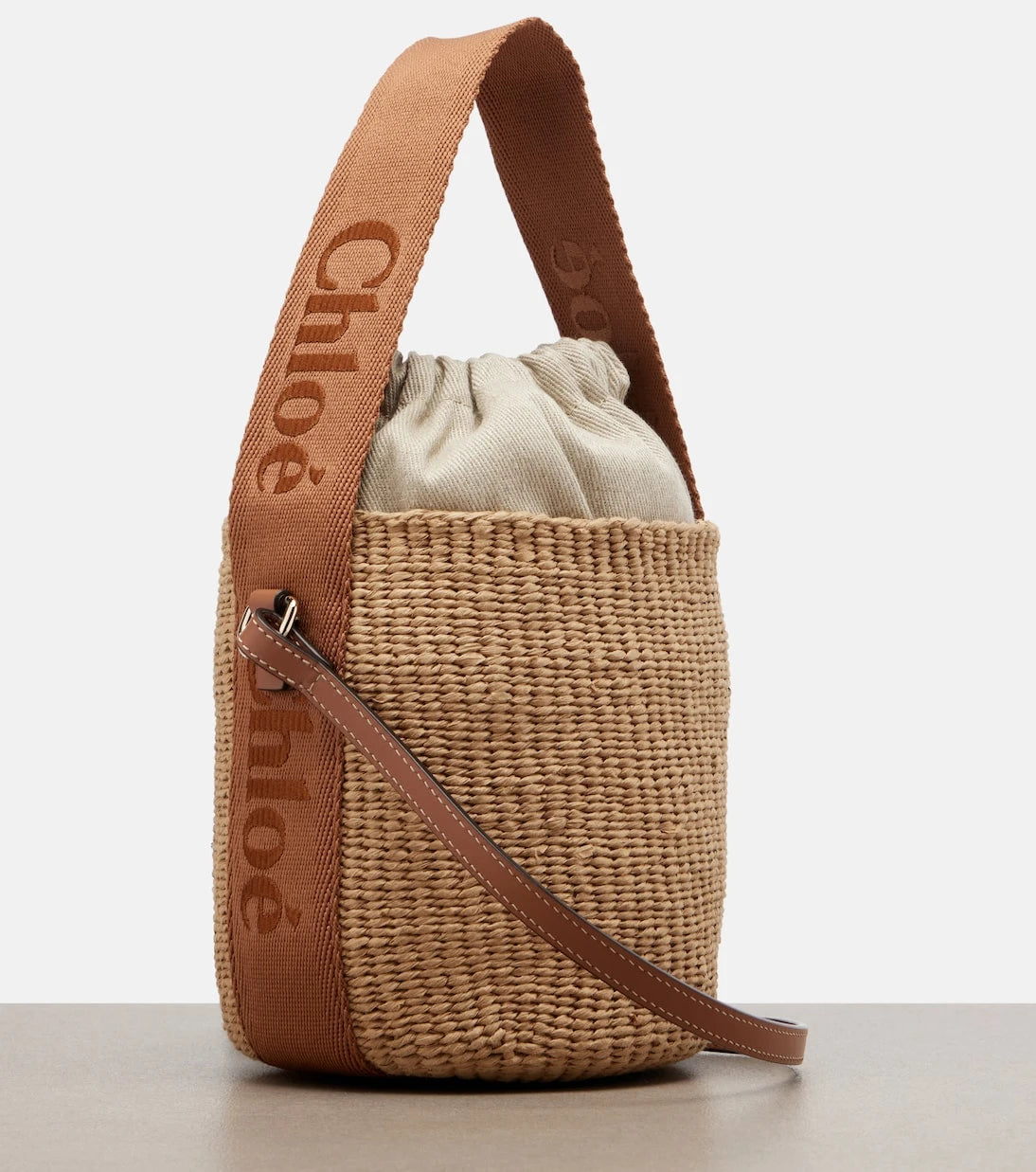 Chloé - Woody Small raffia bucket bag