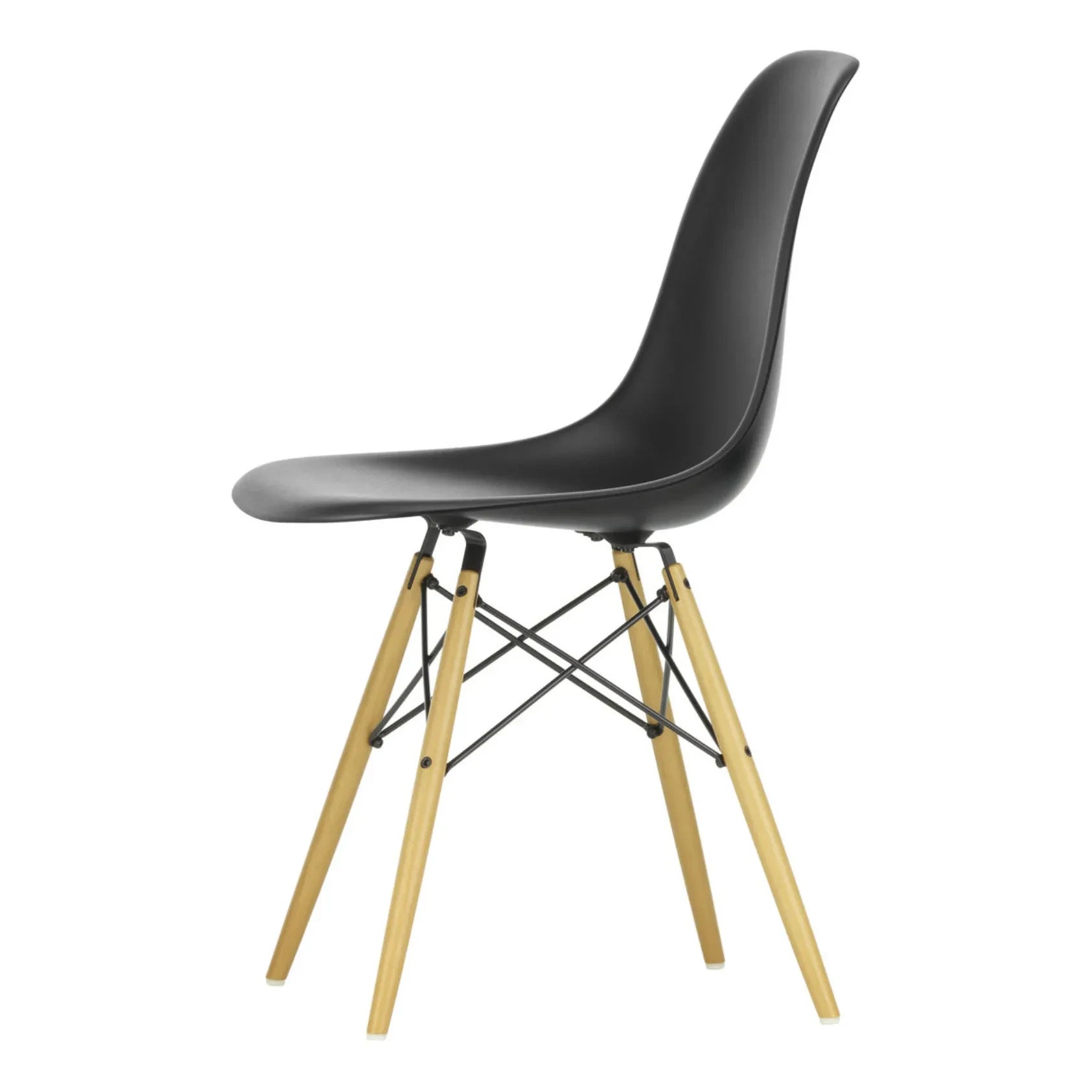 Vitra - DSW plastic chair - maple base - Charles &amp; Ray Eames | Black