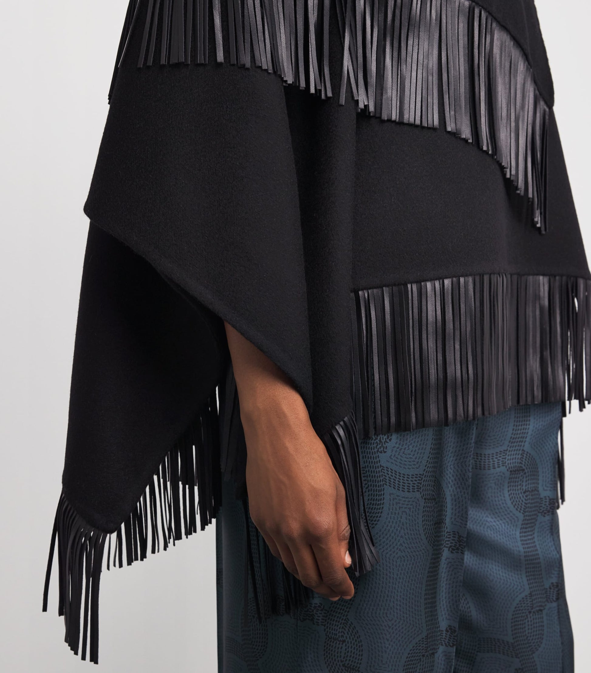 Agnona Black Wool-Alpaca-Cashmere Poncho