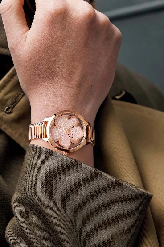 Ted Baker Saat