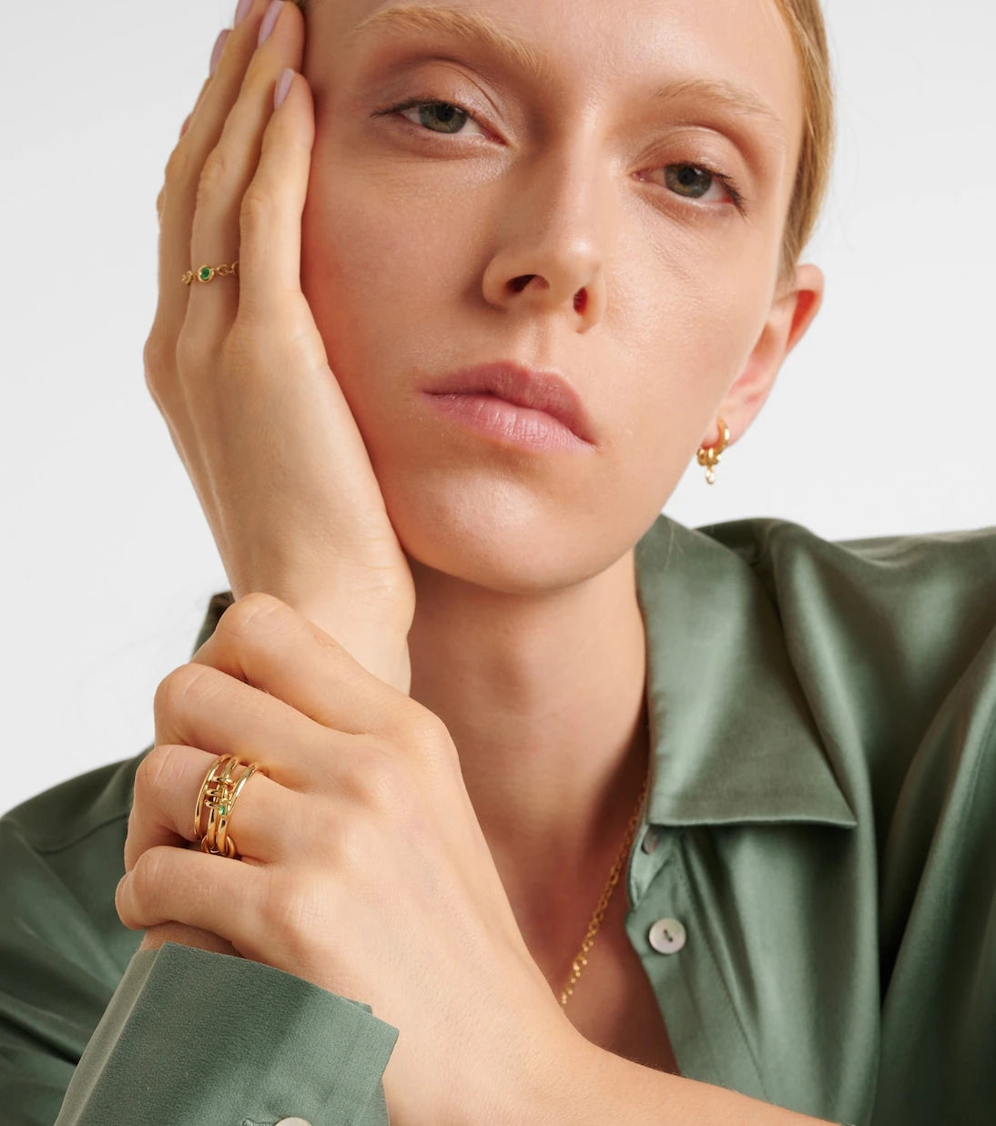 Spinelli Kilcollin - Piera 18kt gold linked rings with emerald