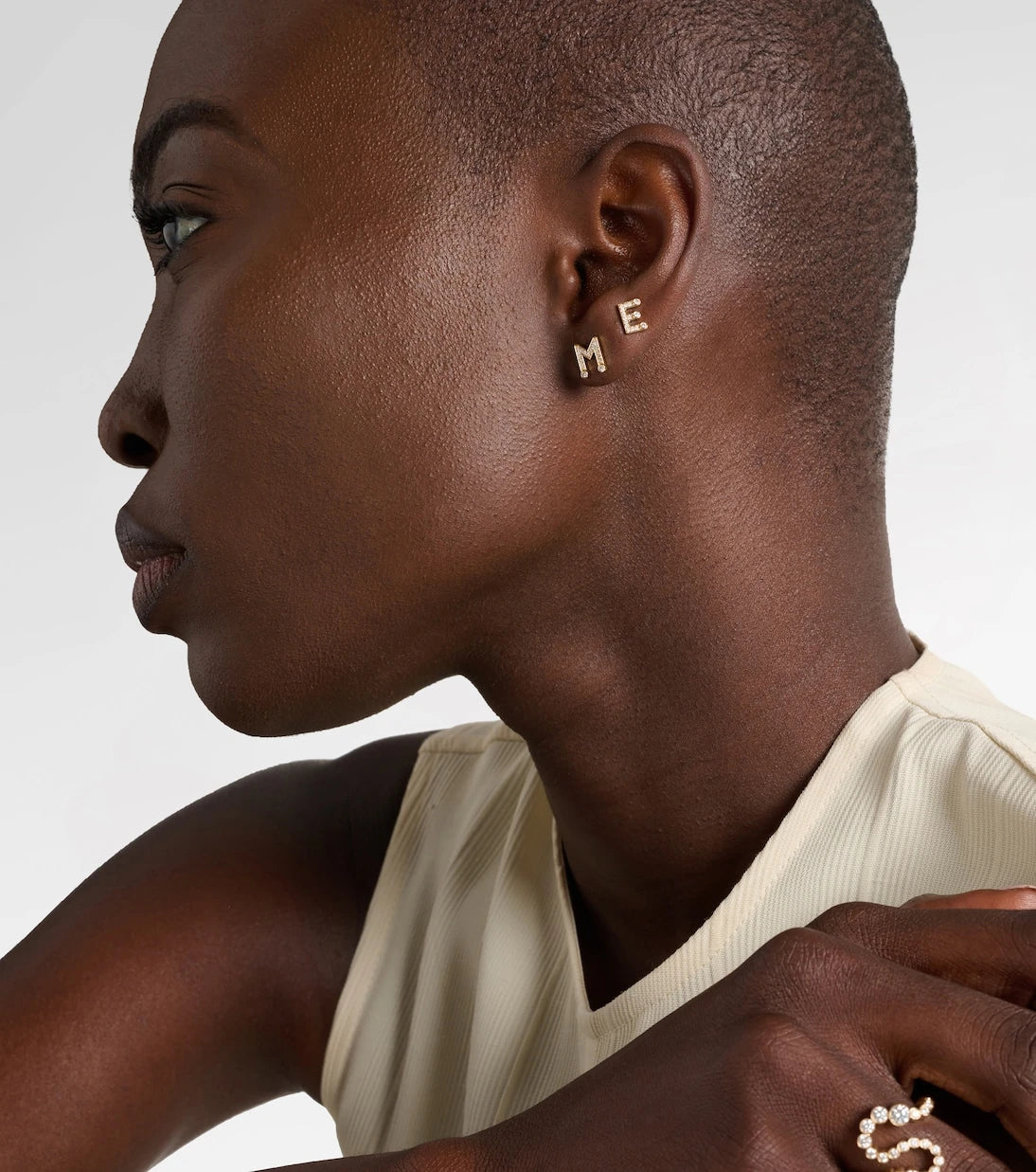 Sophie Bille Brahe - Initial Petite 18kt gold single earring with diamonds