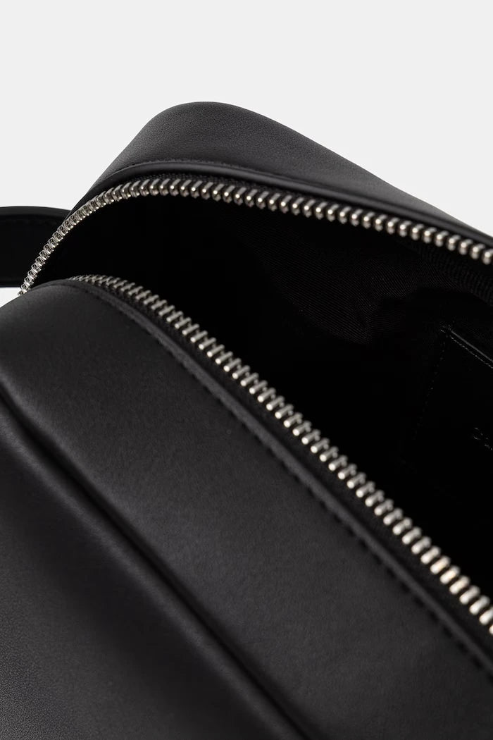 Calvin Klein erkek kozmetik çantası