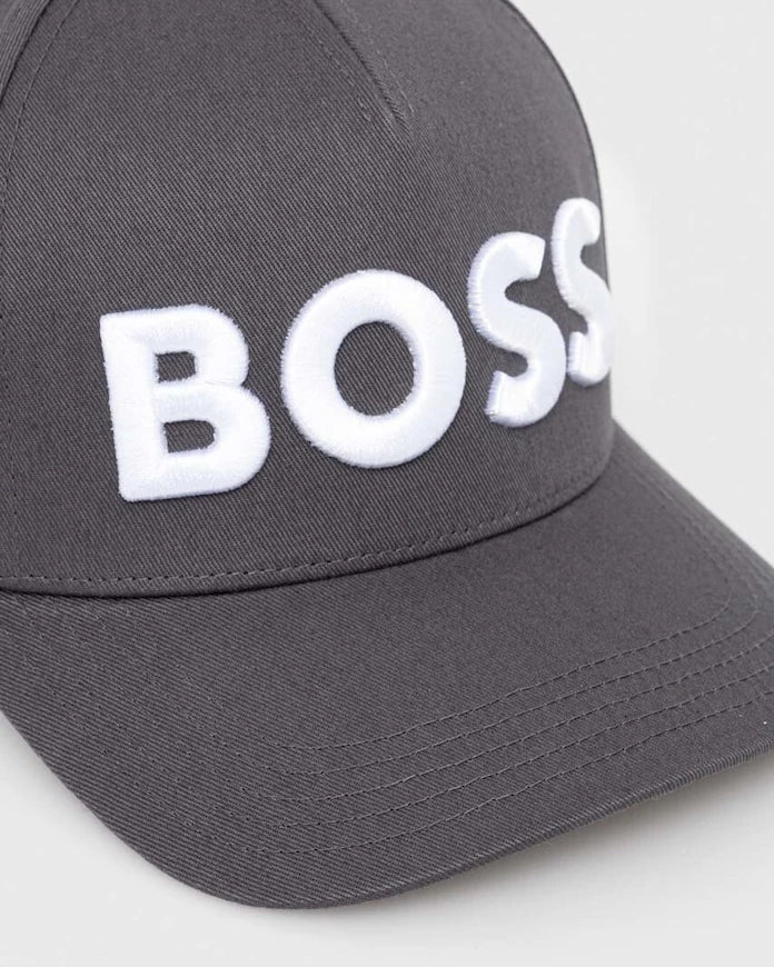 Шапка с козирка BOSS