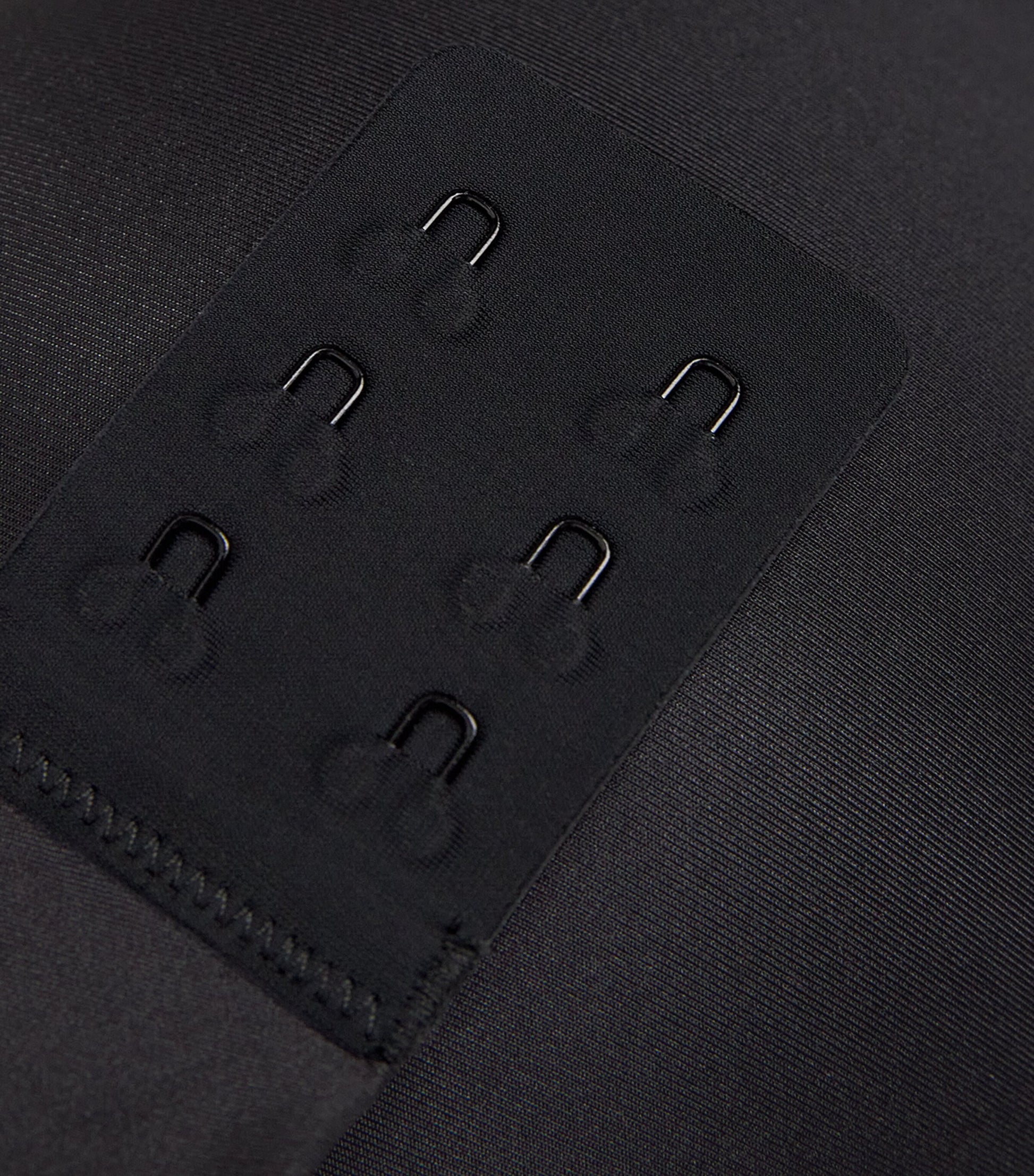 Skims Black Ultimate Plunge Push-Up Bra