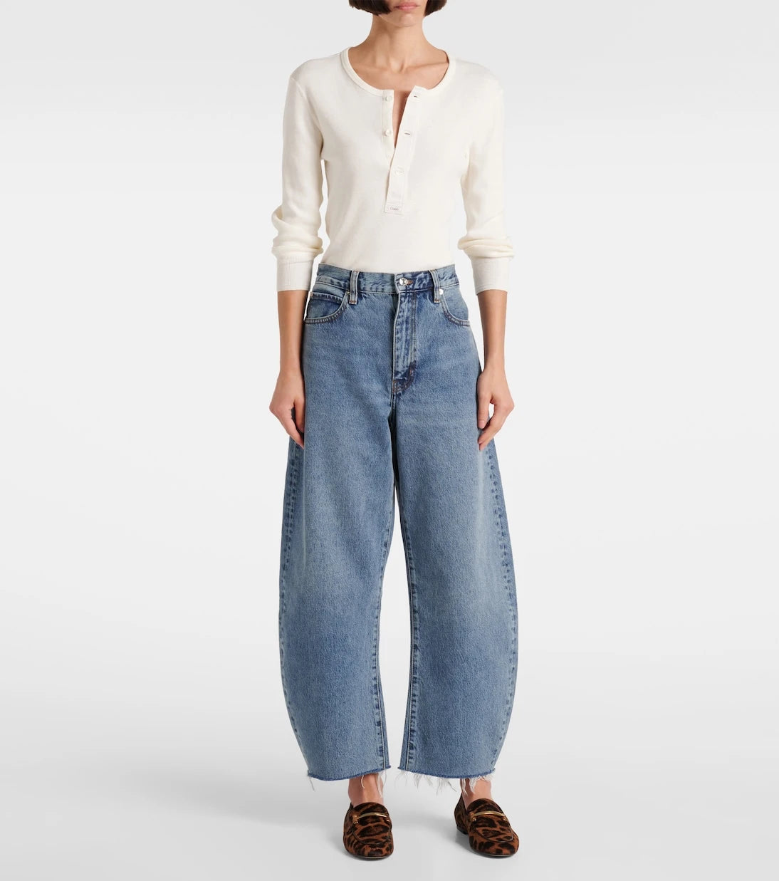 بنطلون جينز Frame - Bubble Crop بقصة أرجل واسعة وخصر عالٍ