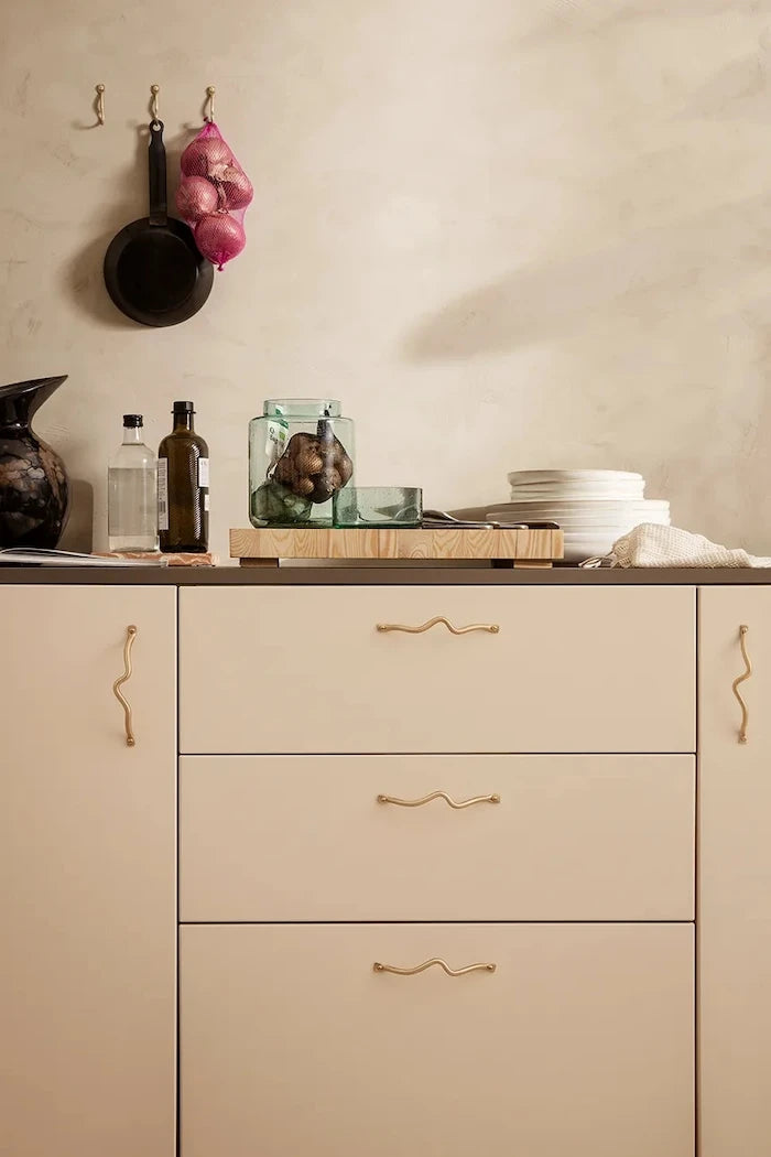 Кутия с капак ferm LIVING Oli Container -