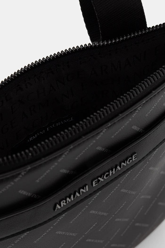 Armani Exchange чанта през рамо мъжка от имитация на кожа