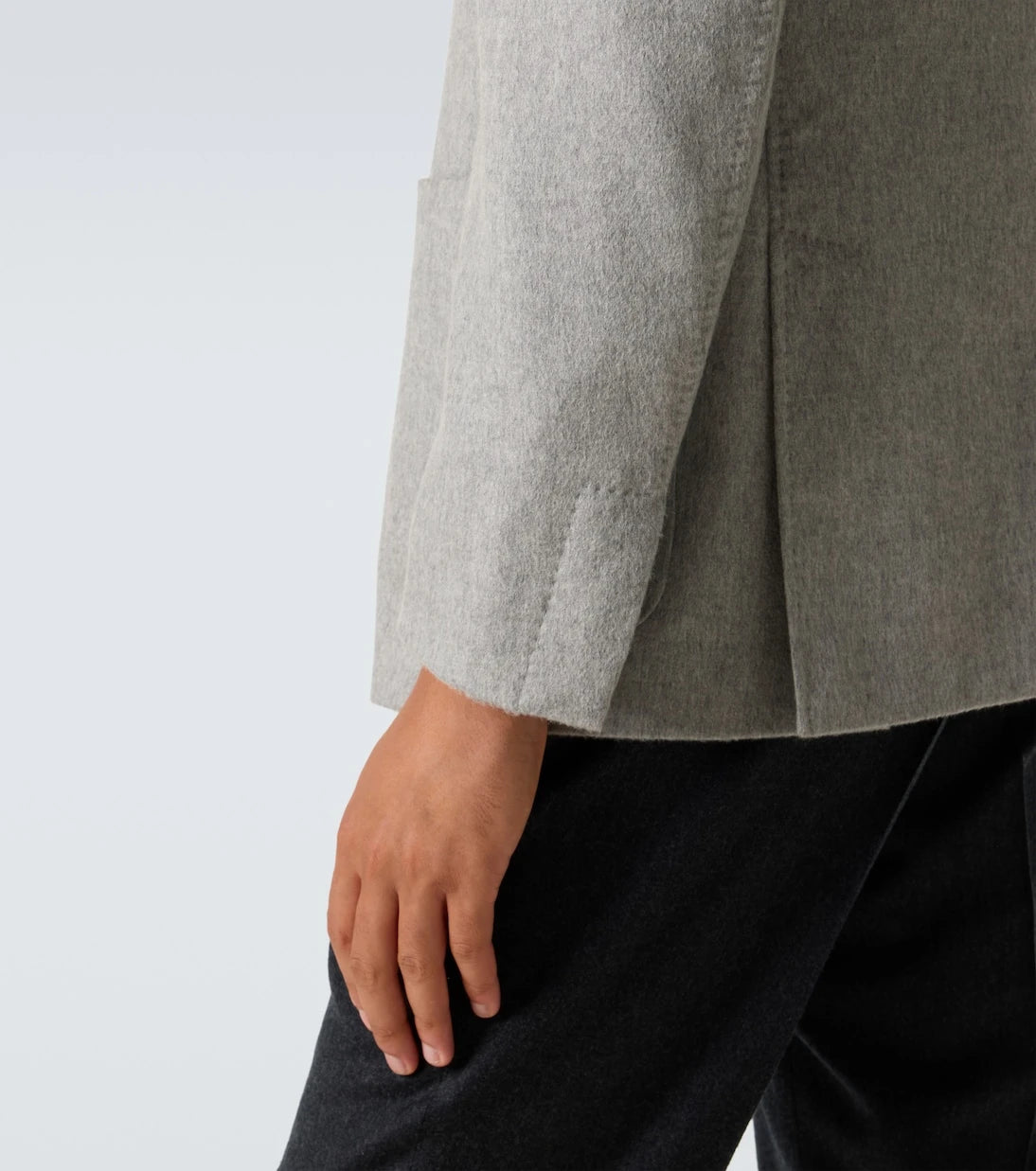 Zegna - سترة كشمير متعددة الطبقات