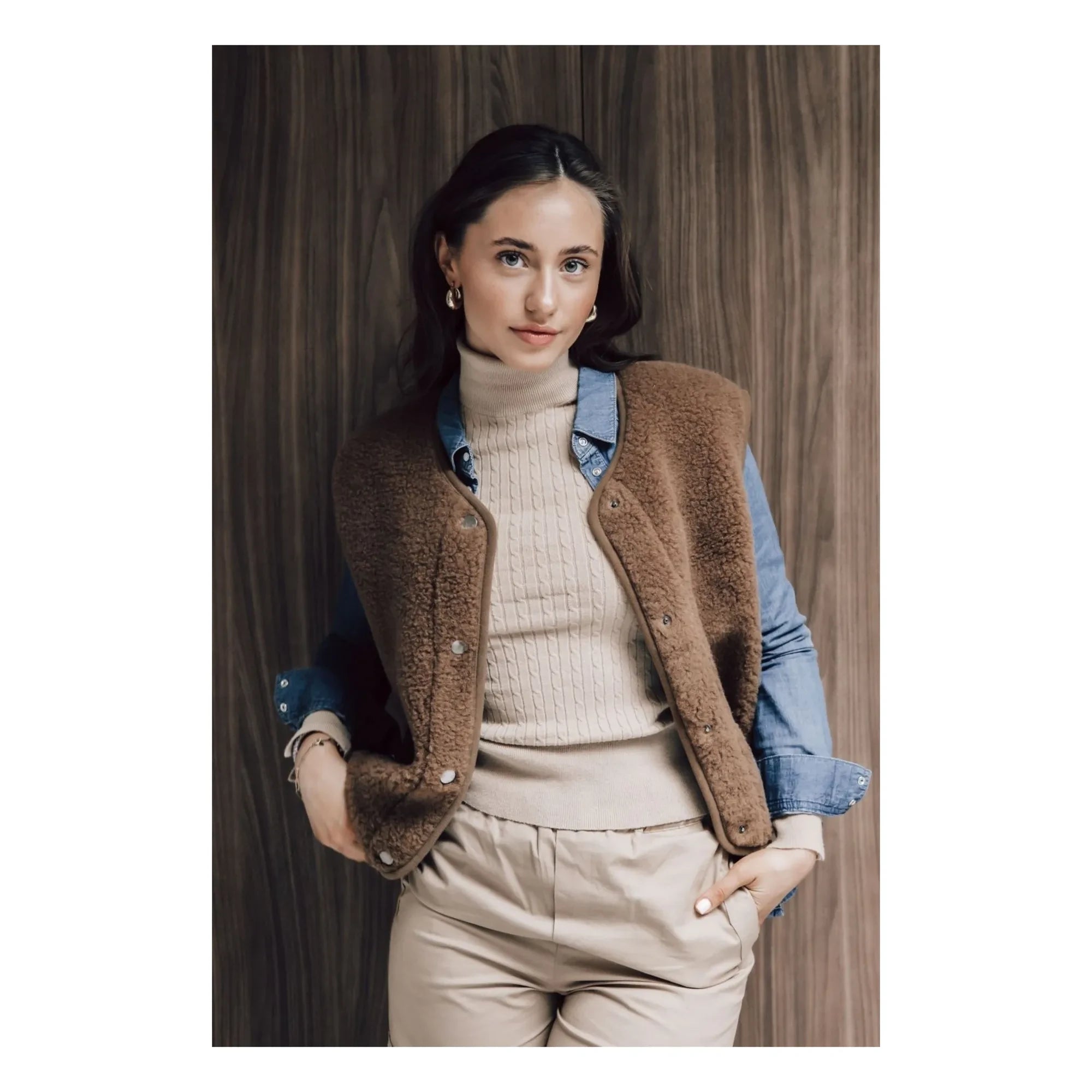 Alwero - Tyb Light Sleeveless Jacket - Adult Collection | Brown