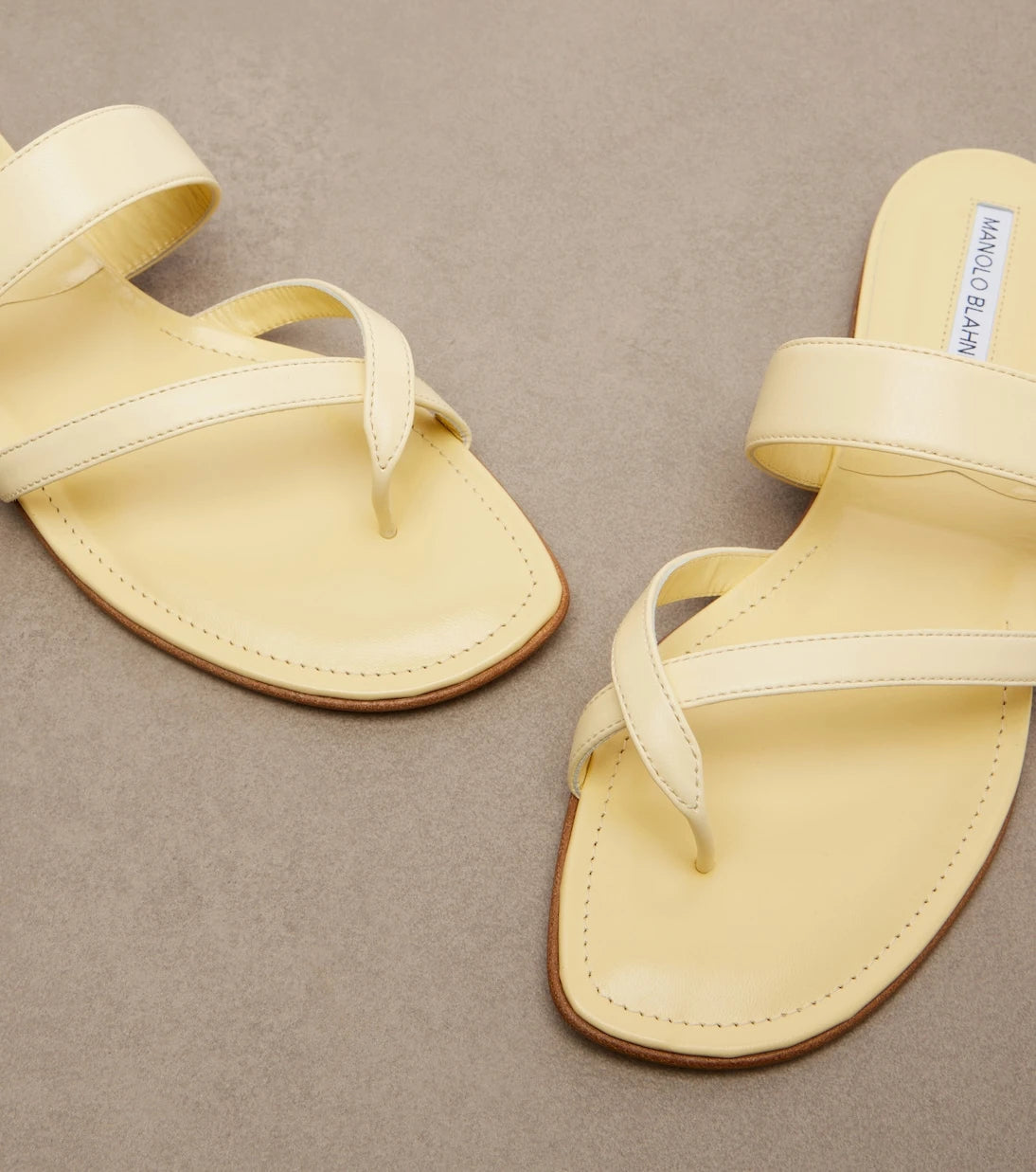 Manolo Blahnik - صنادل Susa الجلدية