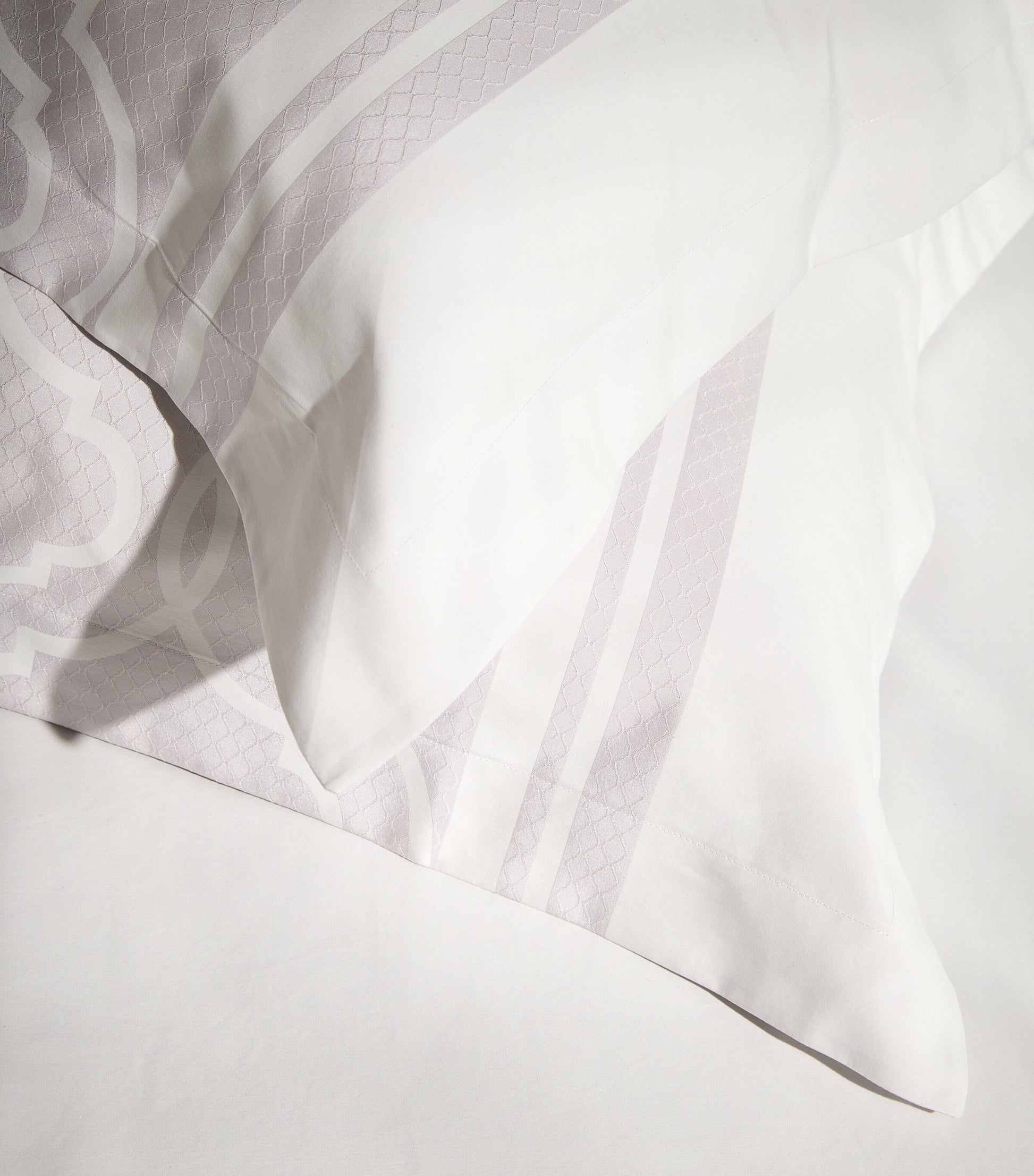 Roowa Super King Fitted Sheet (180cm x 200cm)