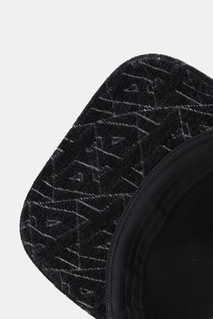 Armani Exchange Kadife Şapka, Vizörlü
