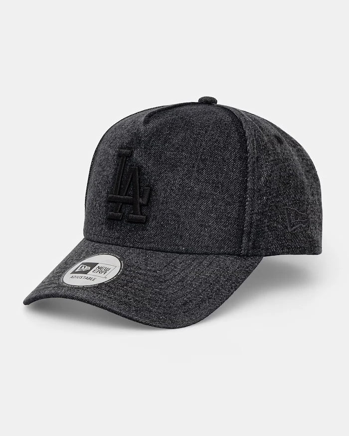 Дънкова шапка с козирка New Era DENIM E-FRAME