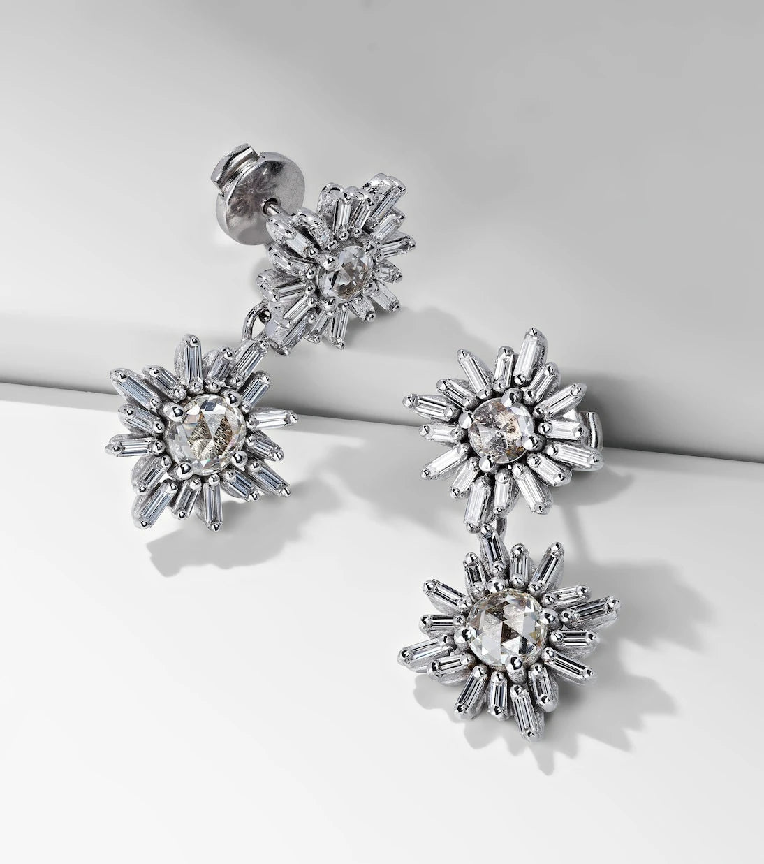 Suzanne Kalan - 18kt white gold drop earrings with diamonds