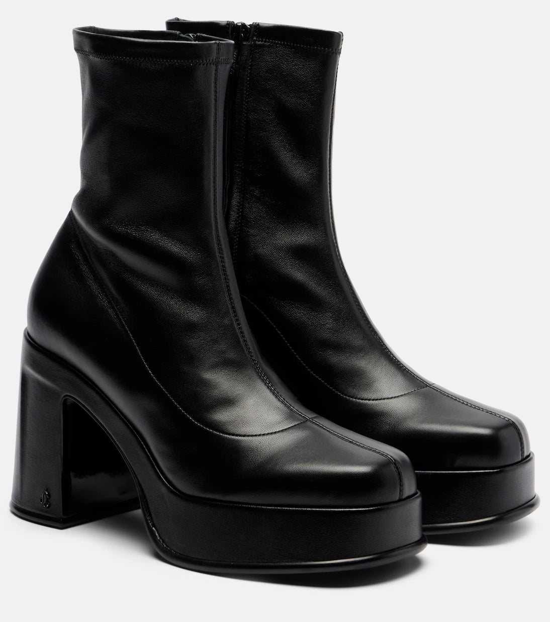 Jimmy Choo - حذاء هادي الجلدي بطول الكاحل