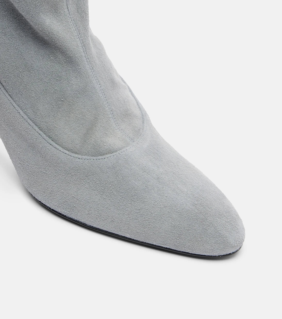 ماجدة بتريم - جزمة بوت عالي للركبة من الشامواه