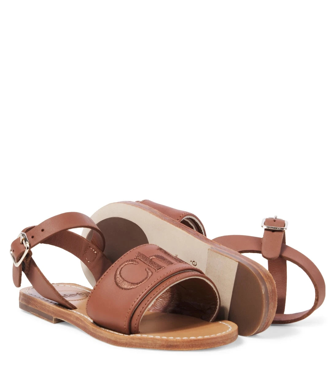 Chloé Kids - صنادل جلدية مطرزة بالشعار