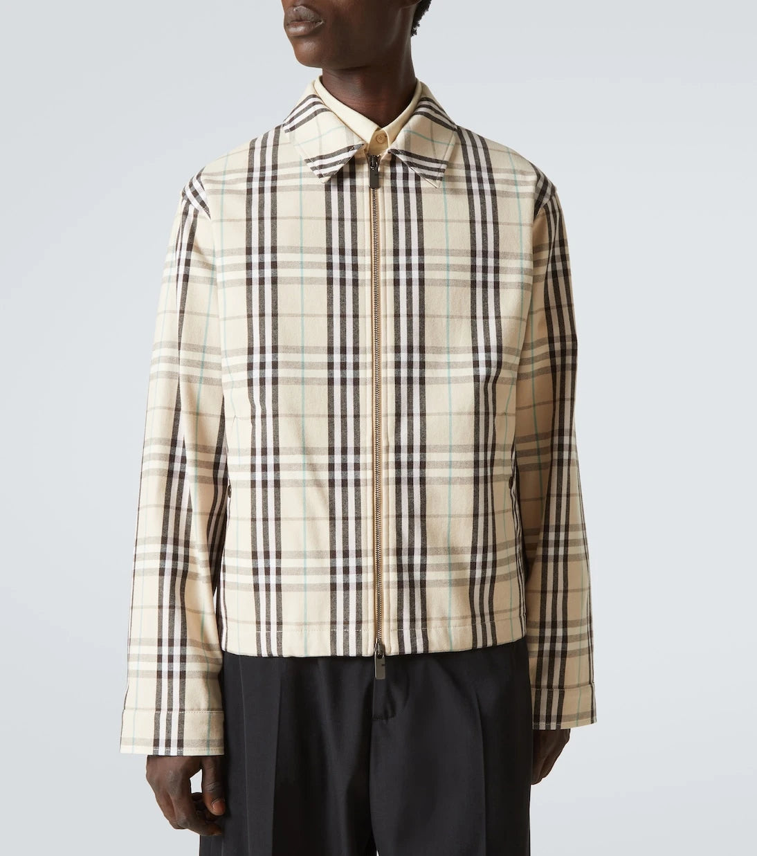 Burberry - سترة قطنية كاروهات من Burberry