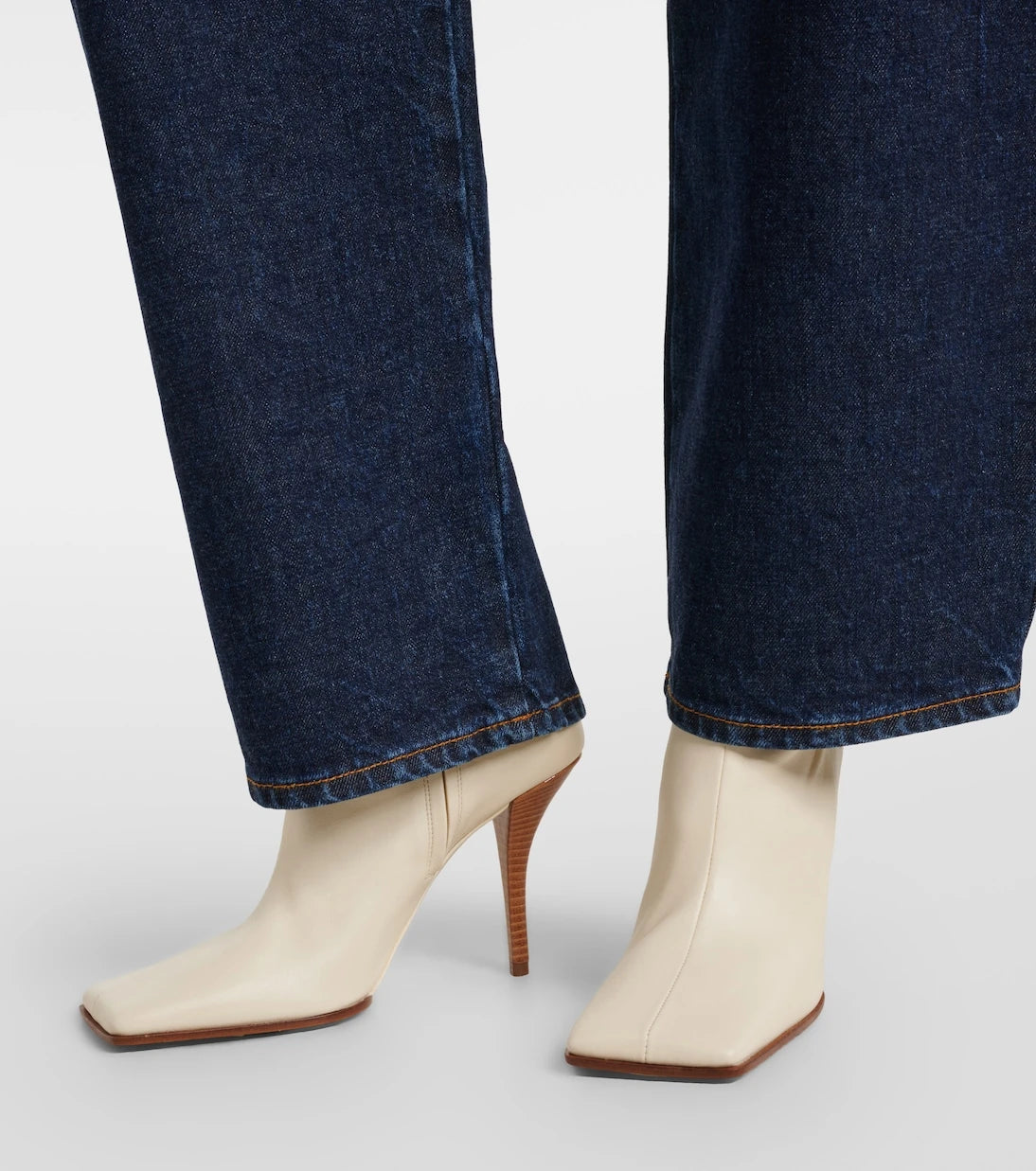 Alaïa - 90 leather ankle boots