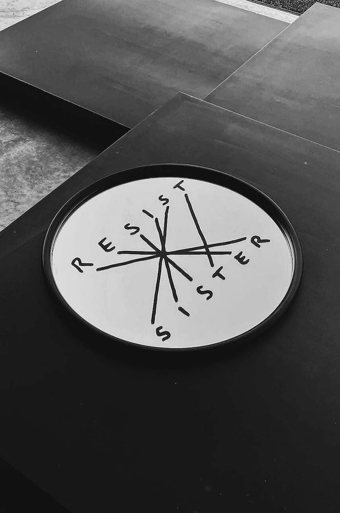 Seletti Resist Sister Duvar Aynası