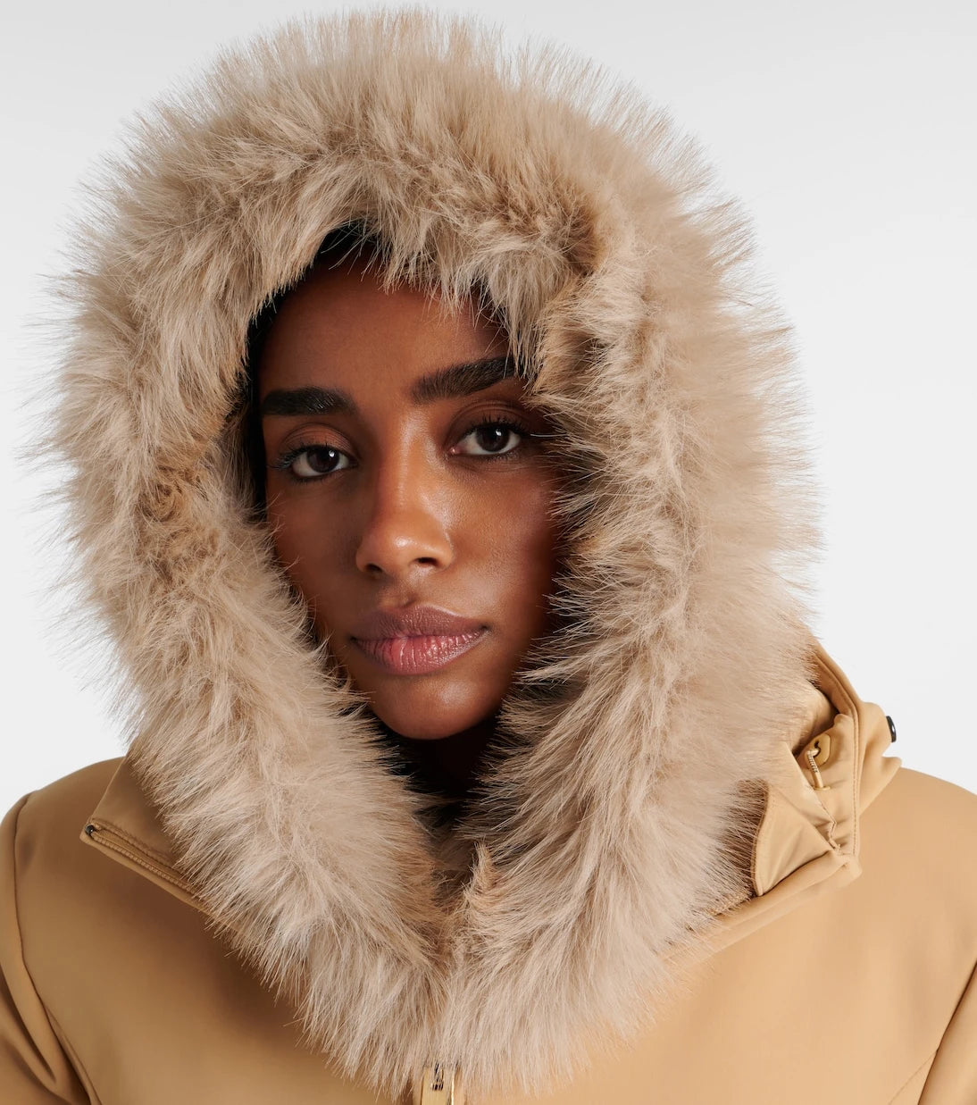 Goldbergh - Naomi hood
