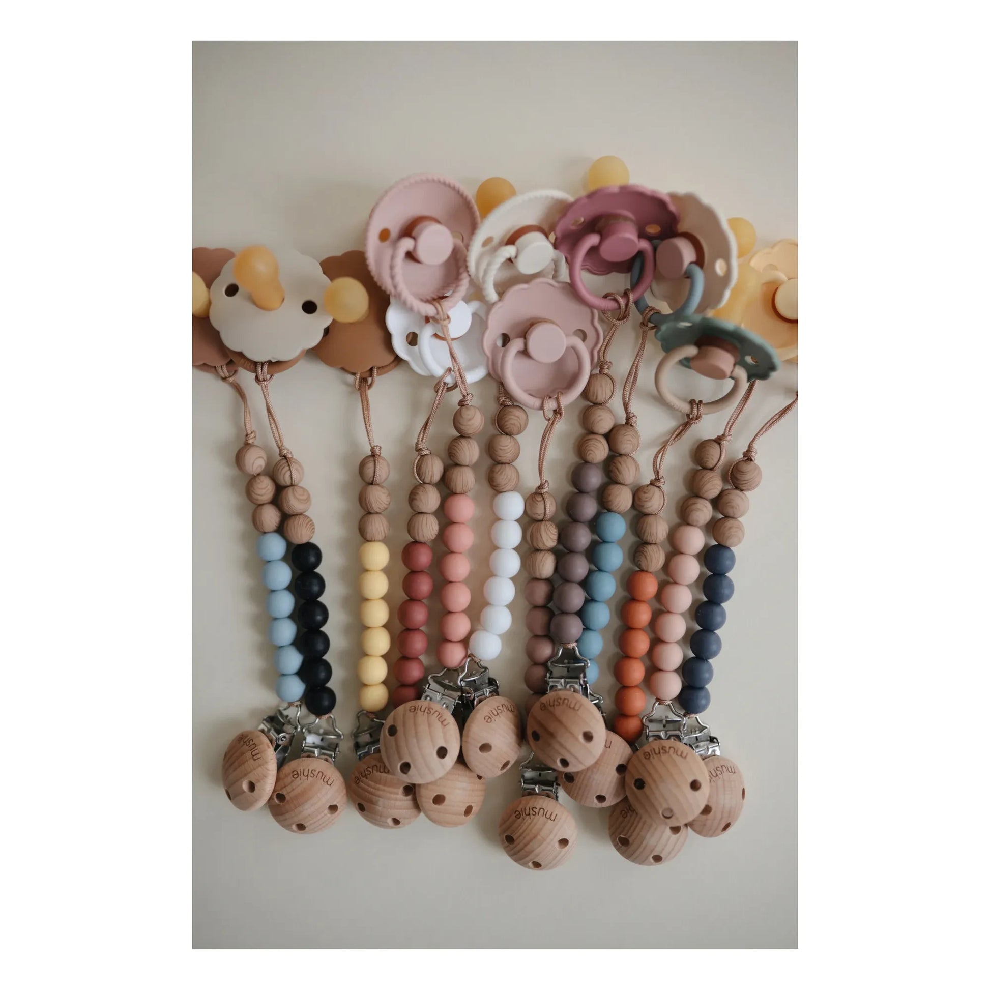 Mushie - Eva Dummy Clip | Blush