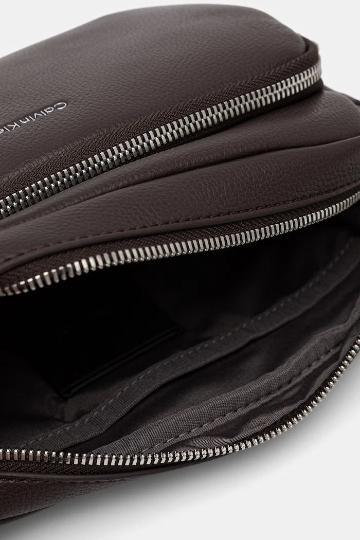 Calvin Klein erkek suni deri omuz çantası