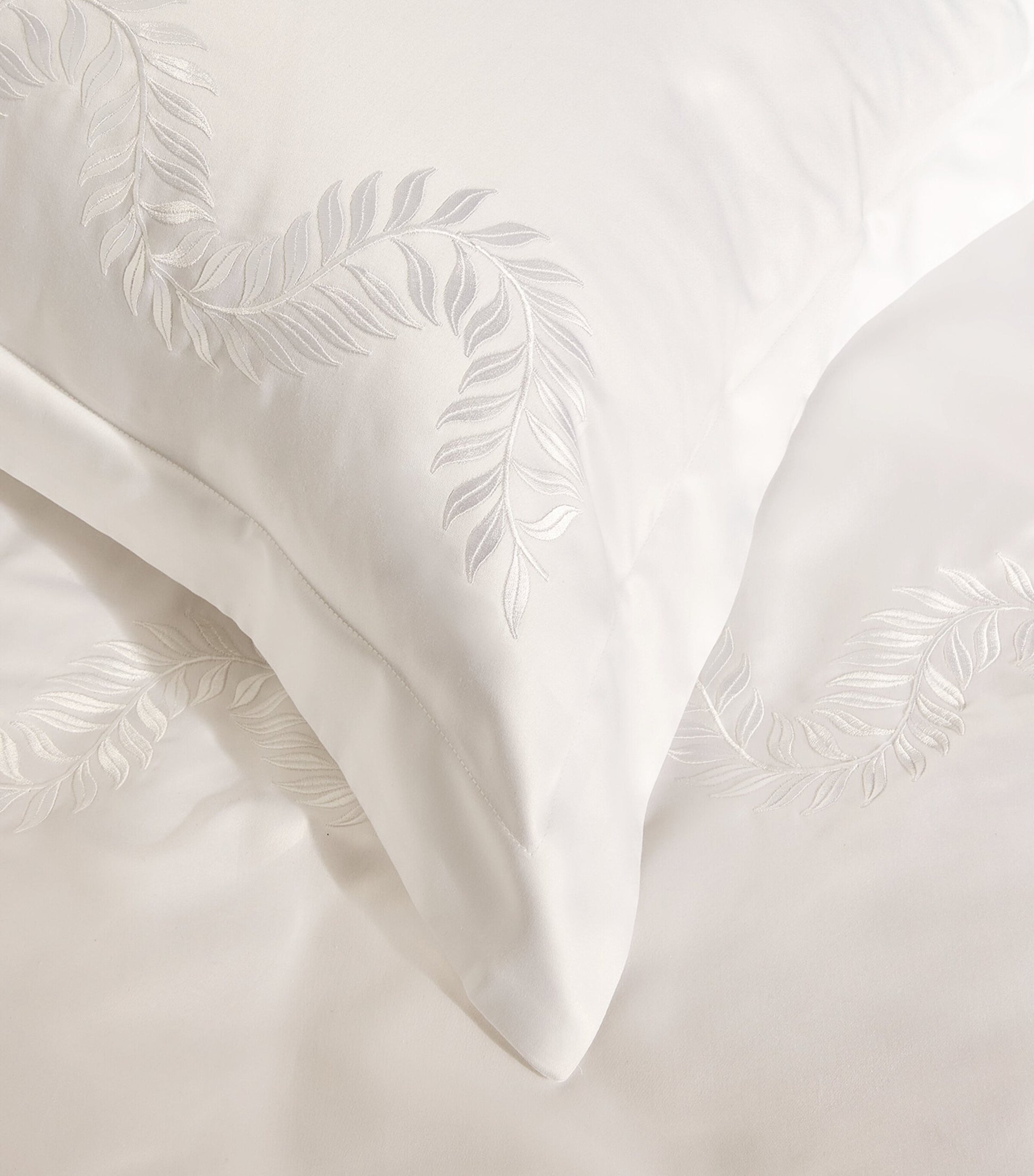 Cotton Embroidered Laurels Super King Duvet Cover (260cm x 220cm)