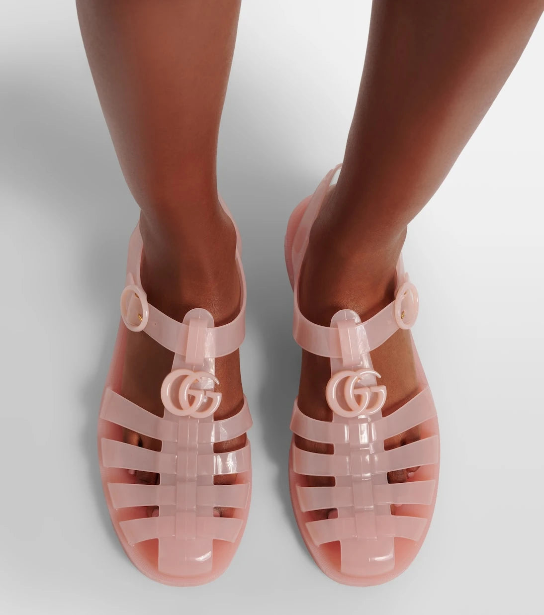 Gucci - صنادل فيشر مان بشعار GG المزدوج