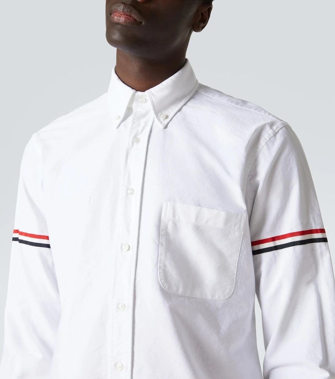 Thom Browne - قميص بشرائط غروغرين على الذراع