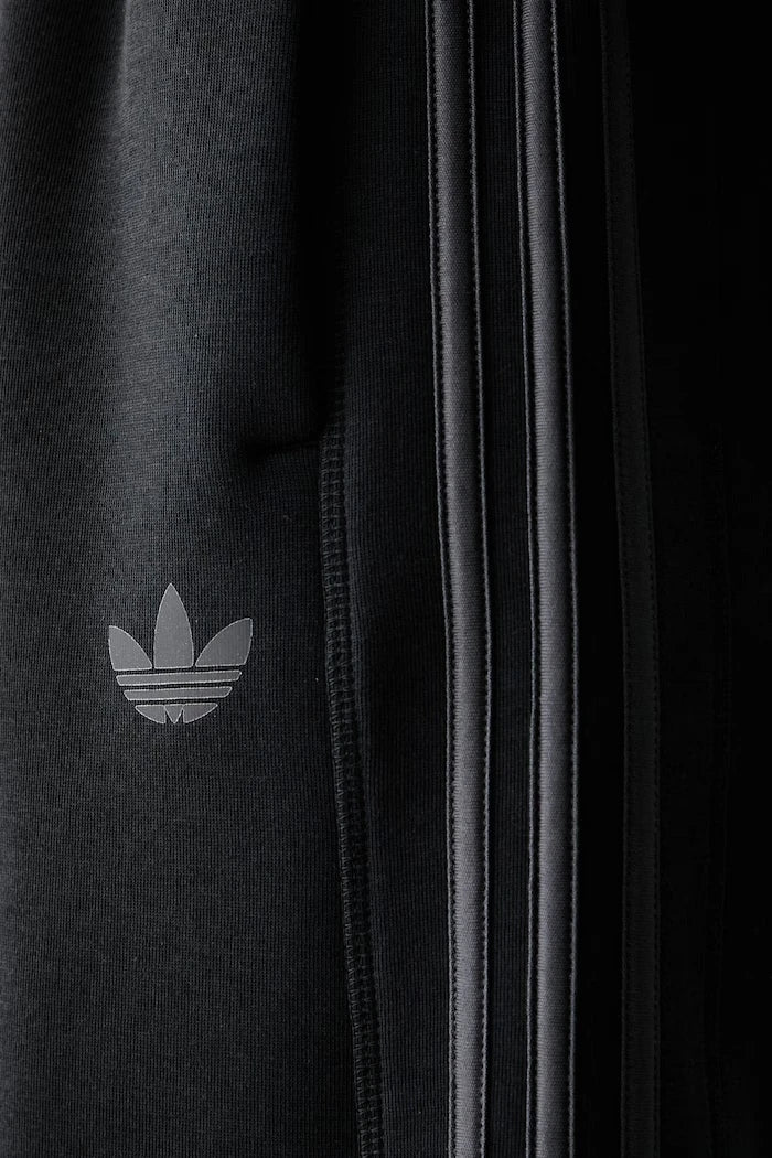 adidas Originals kadın pamuklu SST 2.0 eşofman şortu