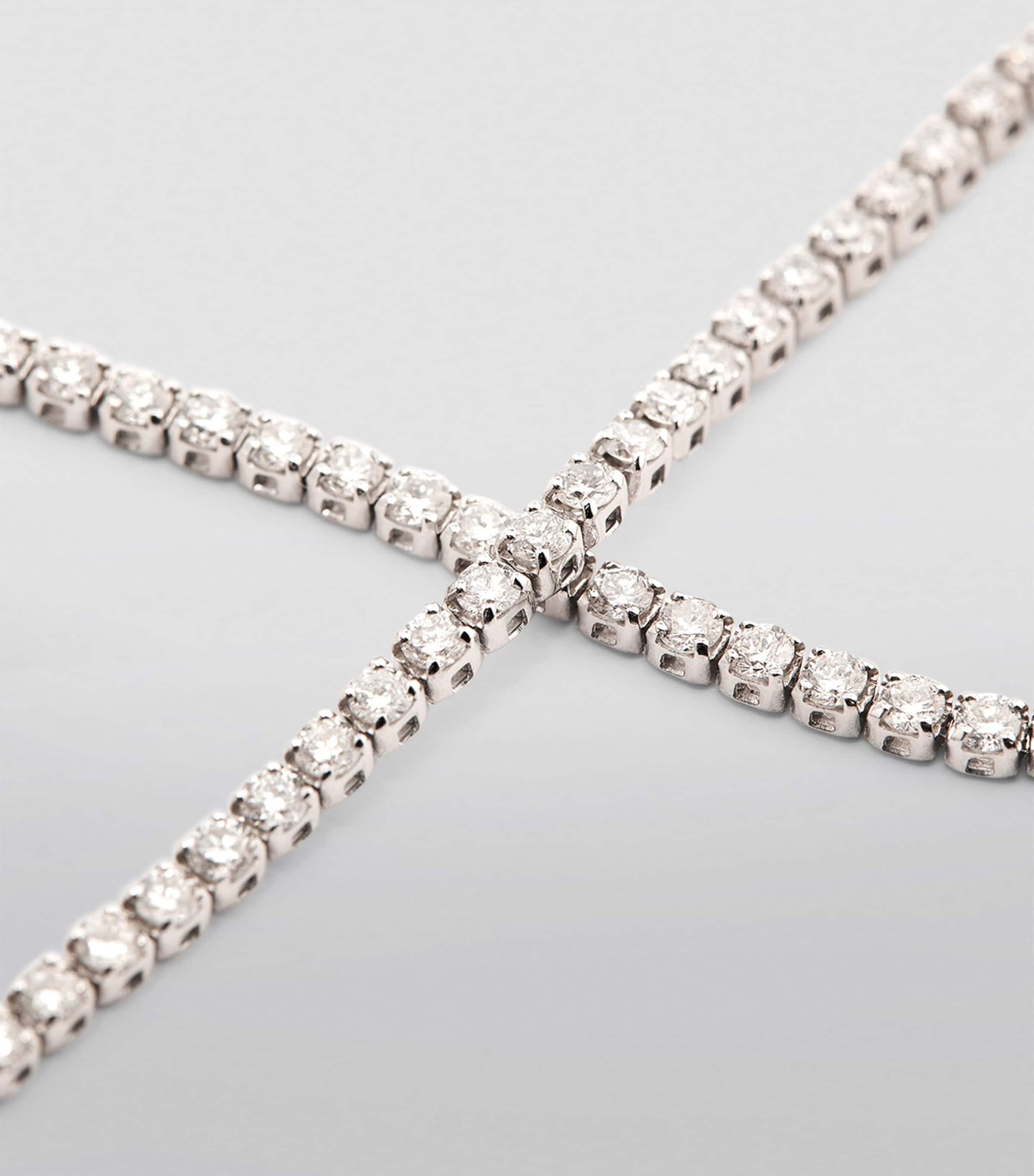White Gold and Diamond Single Line Thread Bracelet