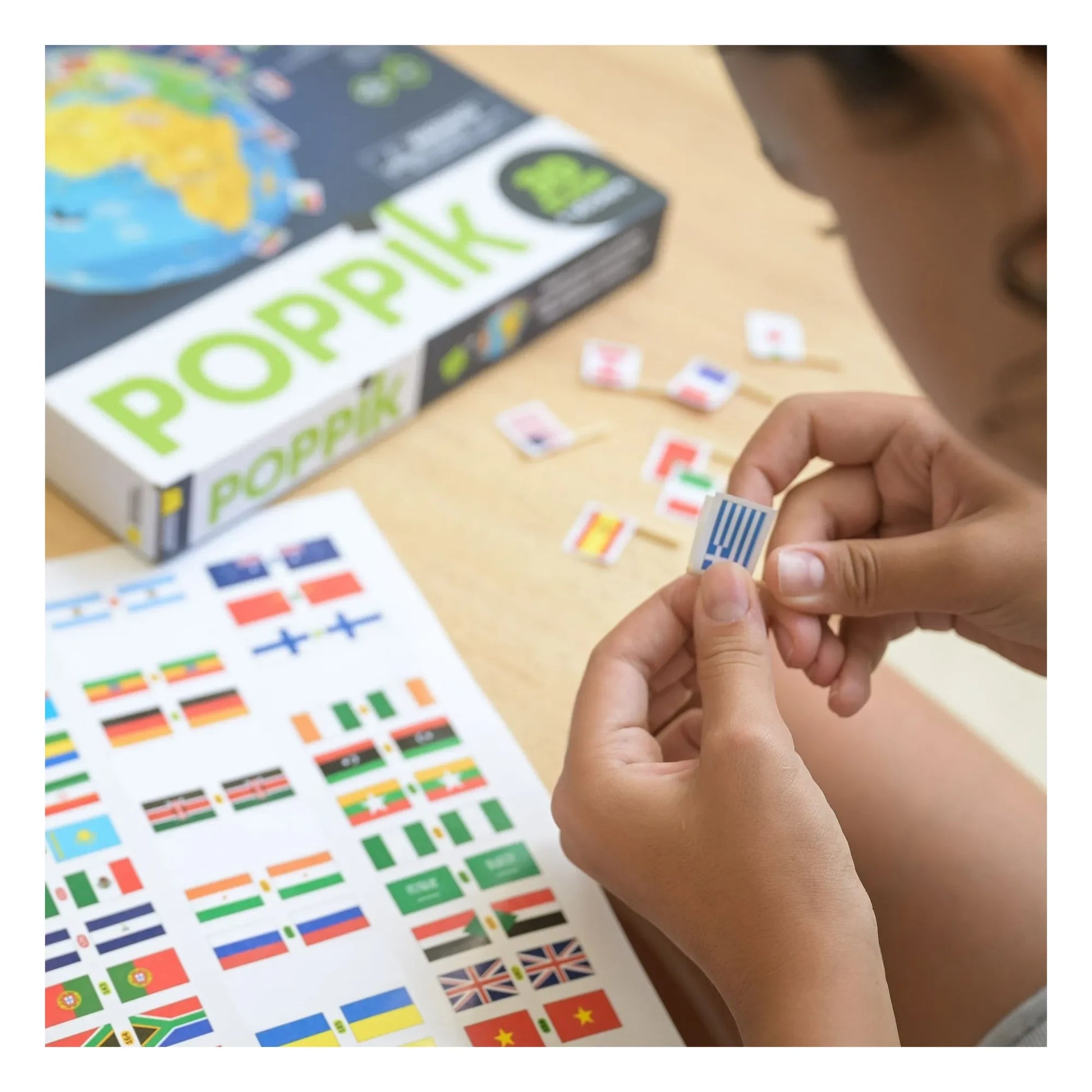 Poppik - Globe to build Flags