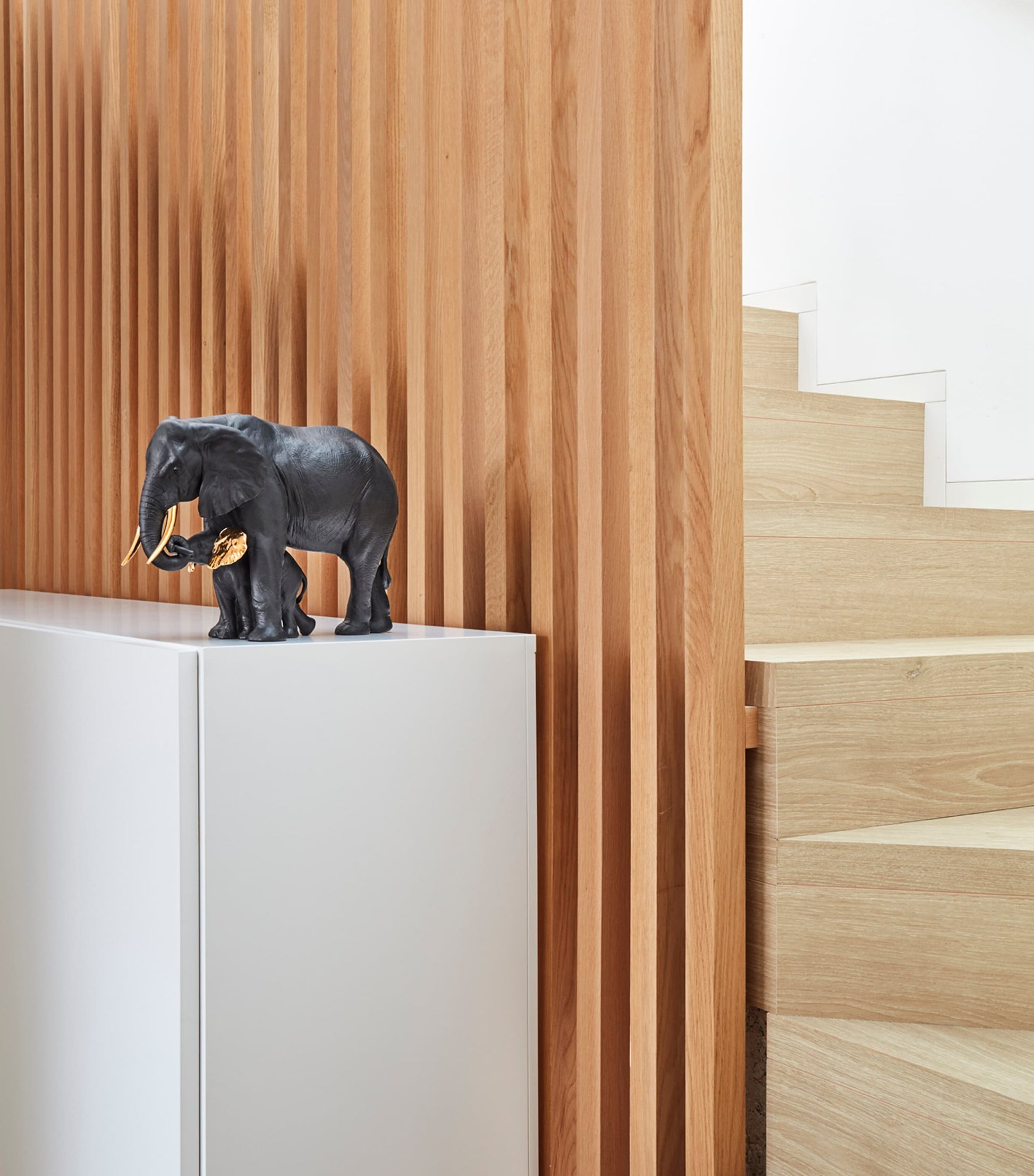 Lladró Leading The Way Figurine