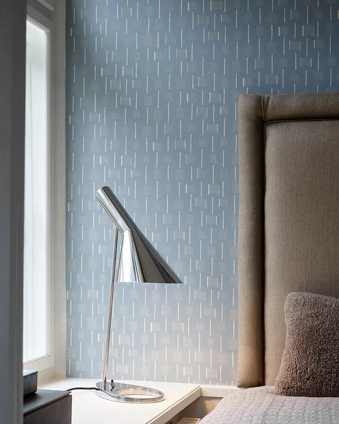 Louis Poulsen çelik masa lambası AJ Table Lamp