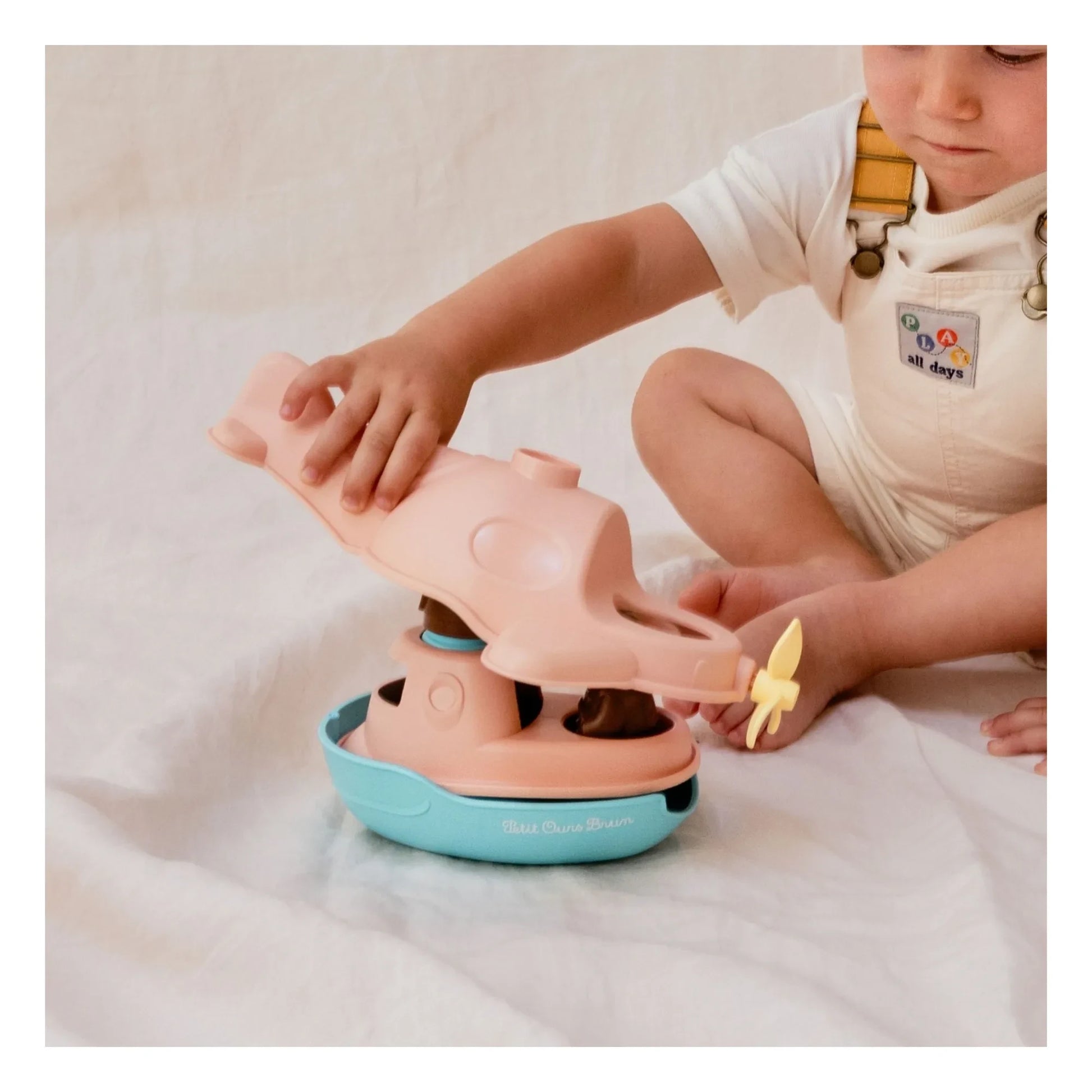 Simple - Bath floatplane - Single x Little Brown Bear | Peach