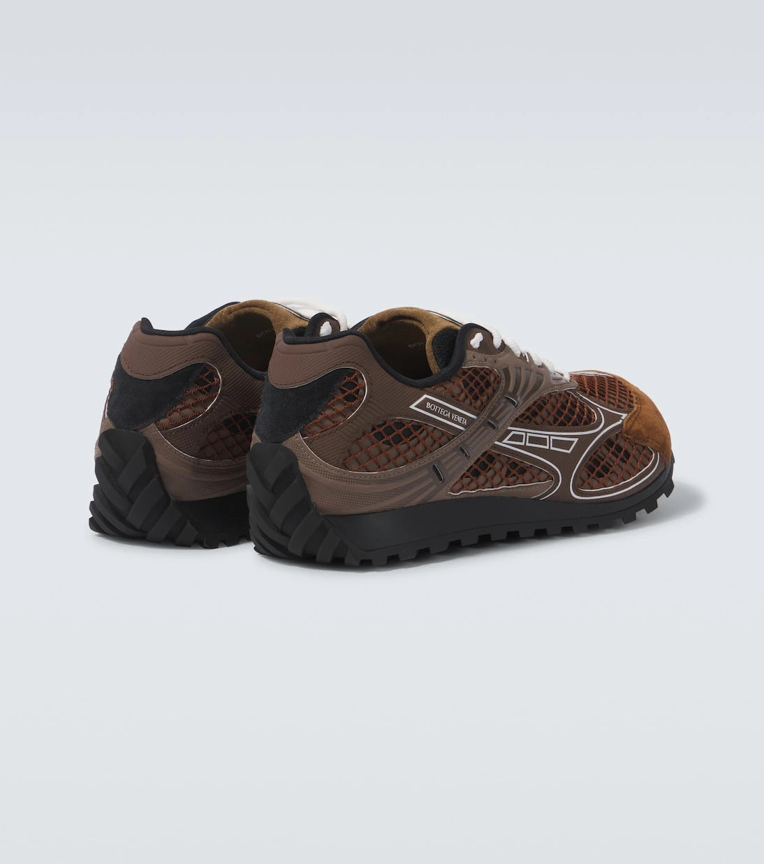 Bottega Veneta - حذاء رياضي Orbit مزين بالجلد السويدي