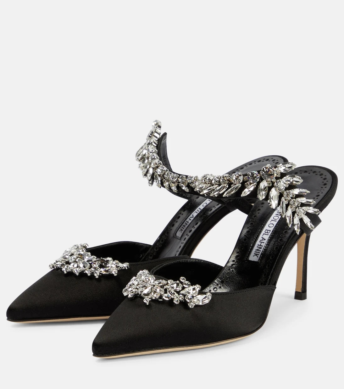 Manolo Blahnik - حذاء المول Lurum 90 المصنوع من الساتان والمزدان بالزخارف