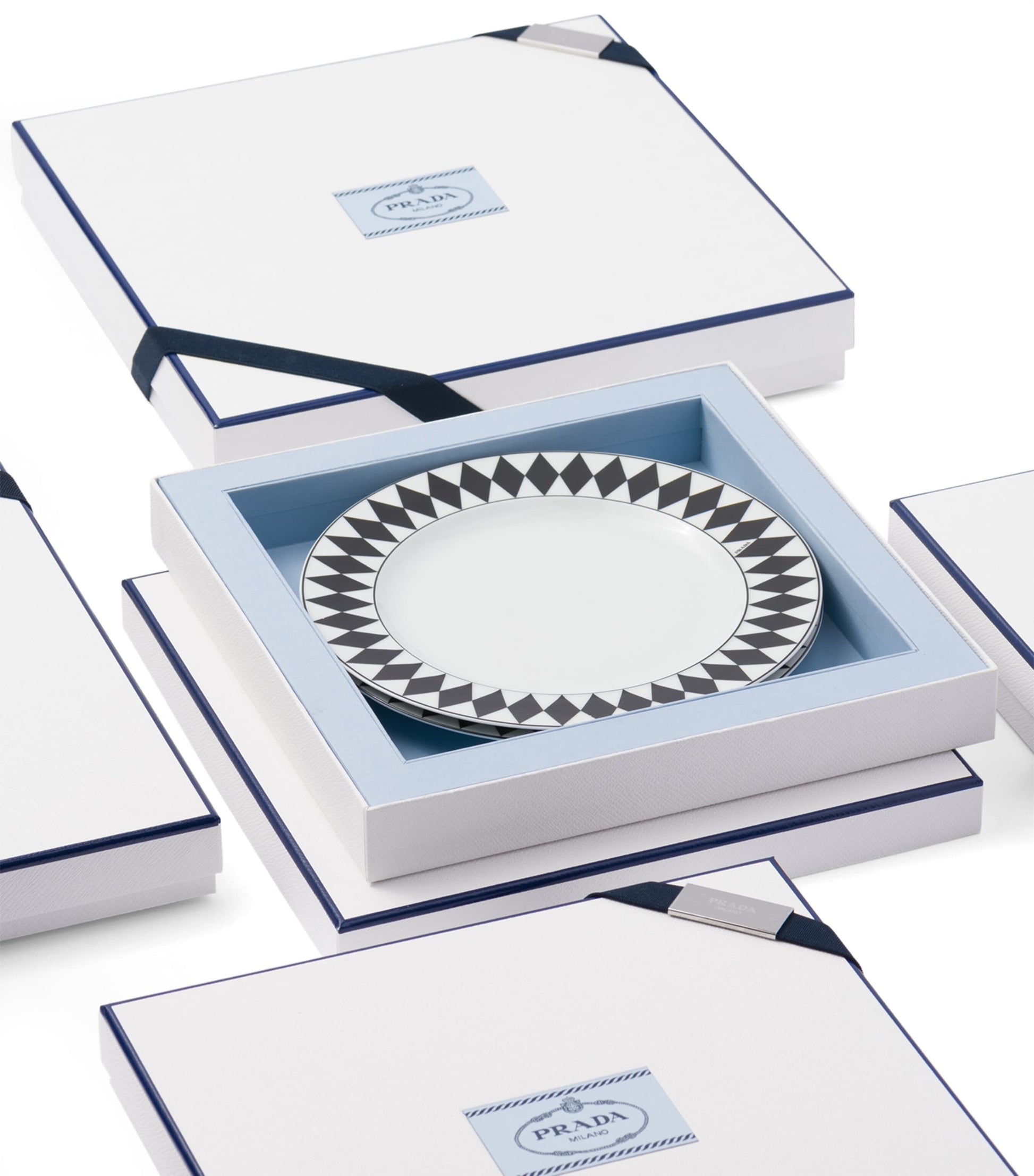 Set of 2 Porcelain Chequerboard Dessert Plates (22cm)