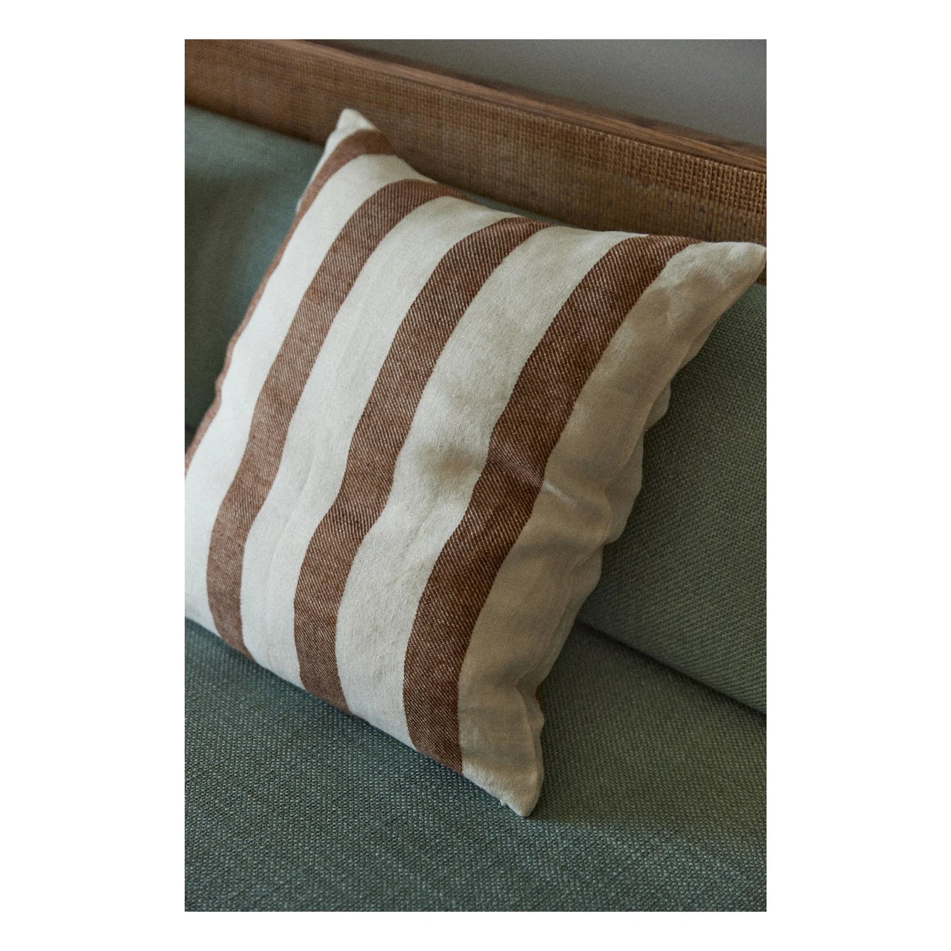 Gabrielle Paris - Bastide linen cushion cover | Terracotta