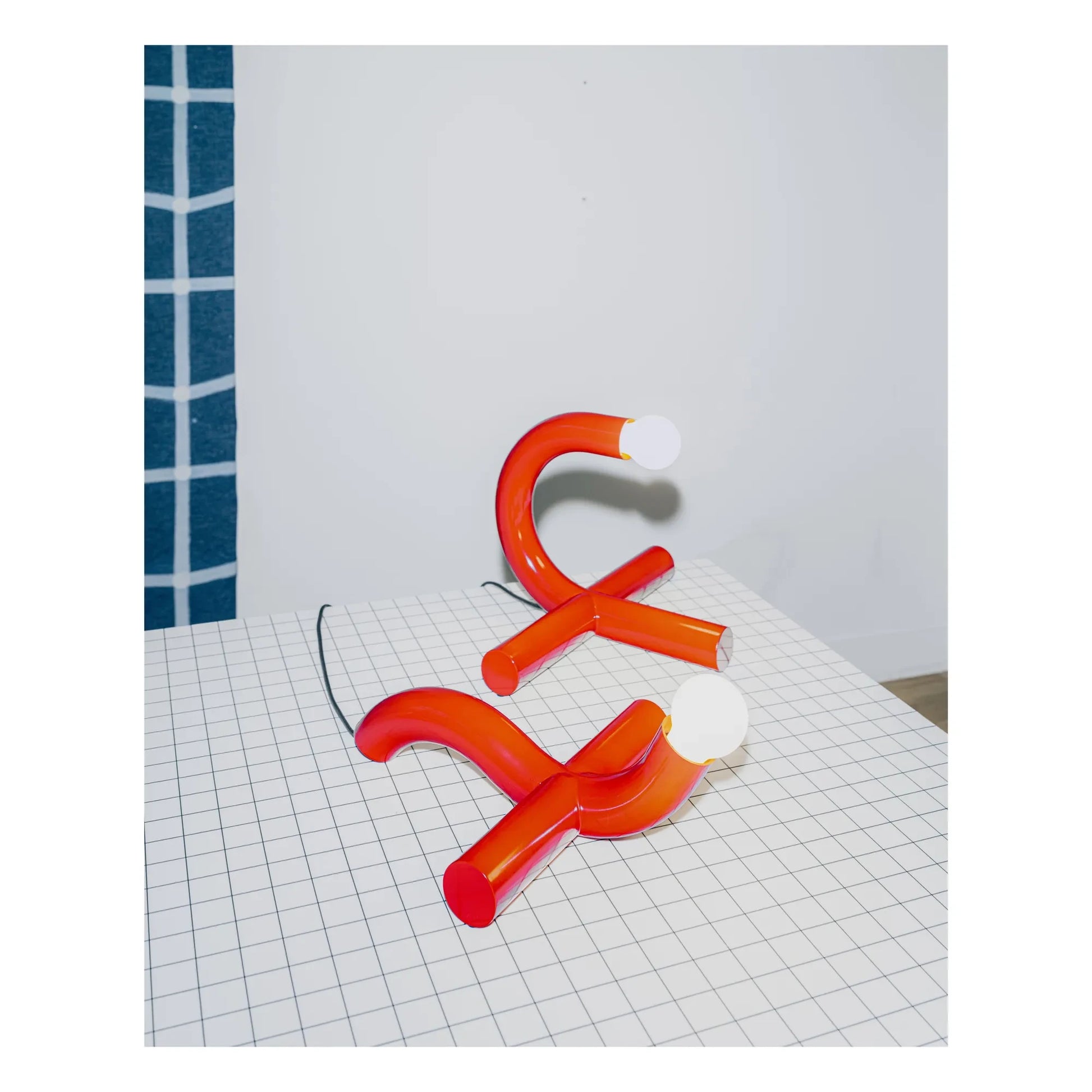 Valerie Objects - La Tre table lamp | Red