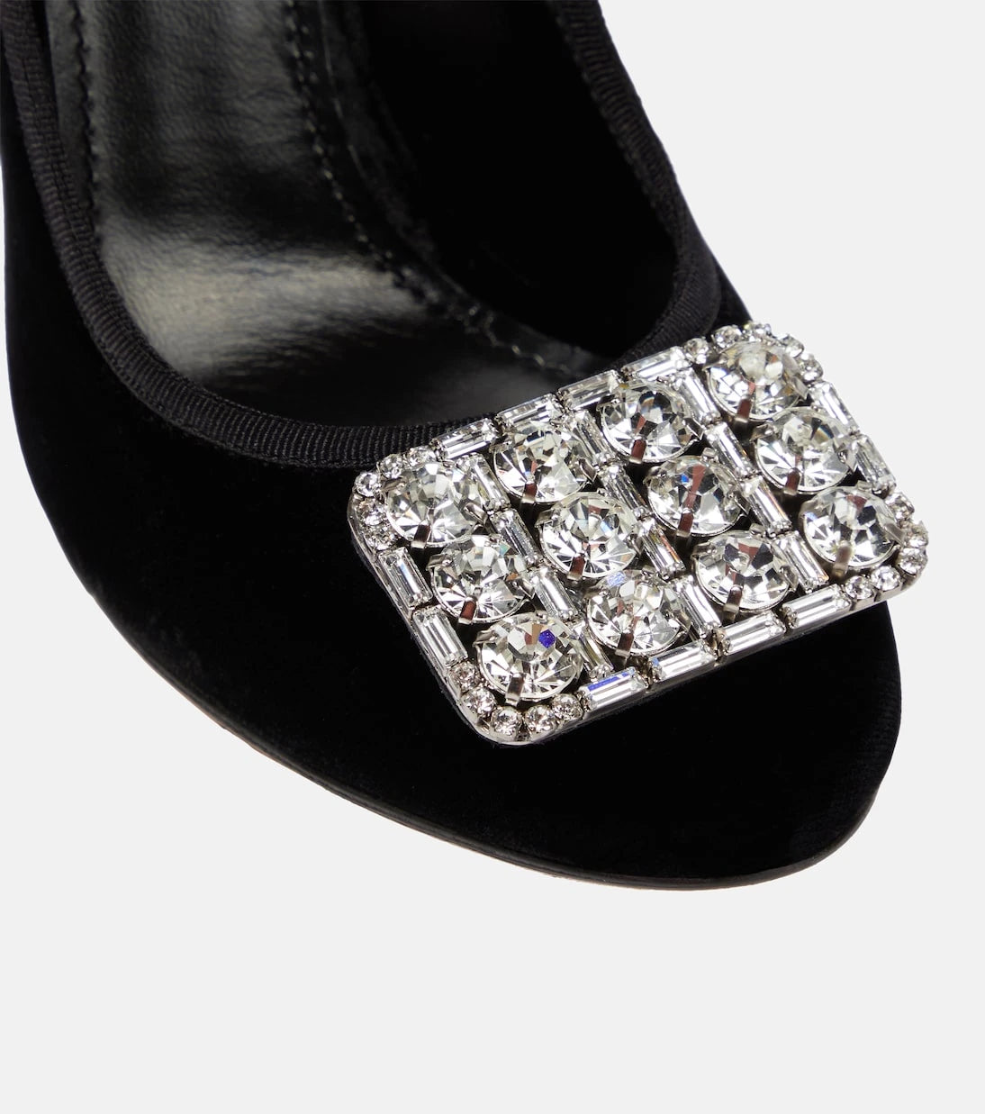 Giambattista Valli - Embellished velvet pumps